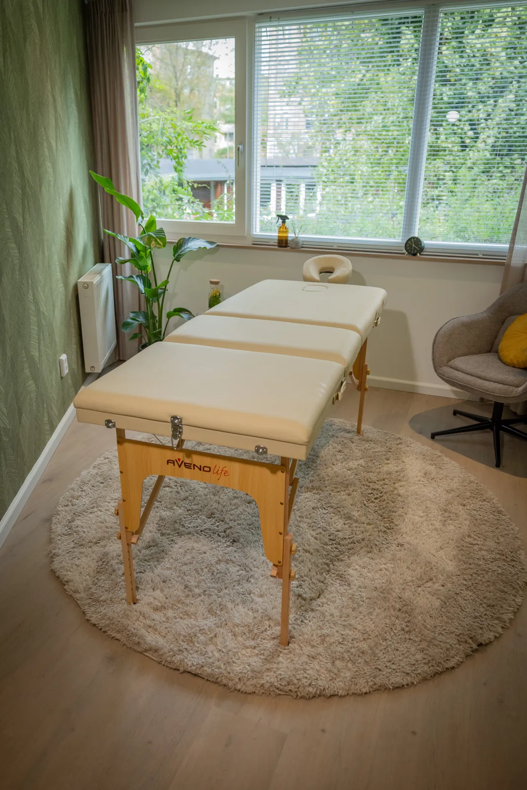 Zochers ruimte met tafel