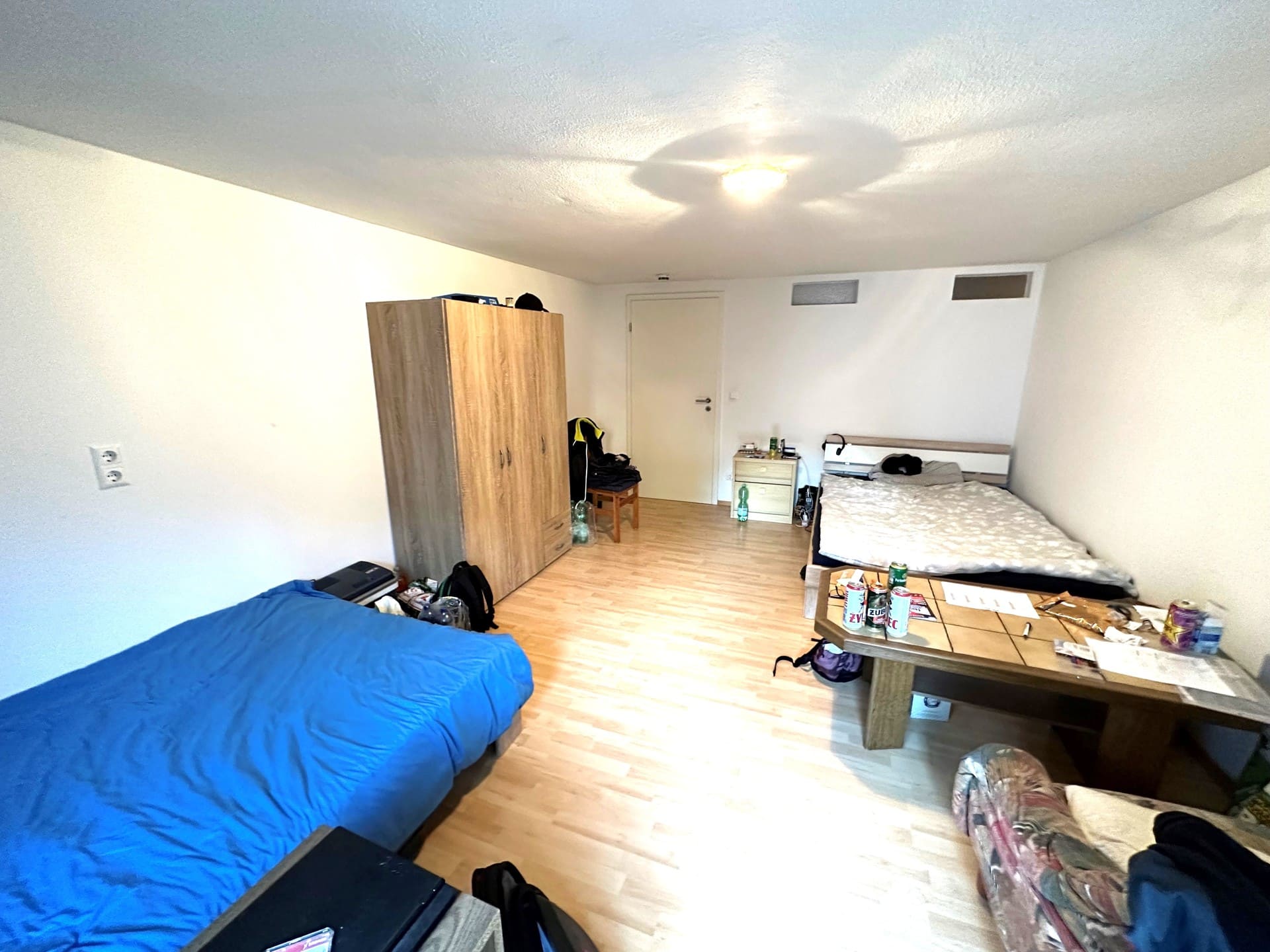 Schlafzimmer mit Laminatboden – gepflegte 4-Zimmer-Wohnung in Rosenheim Zentrum