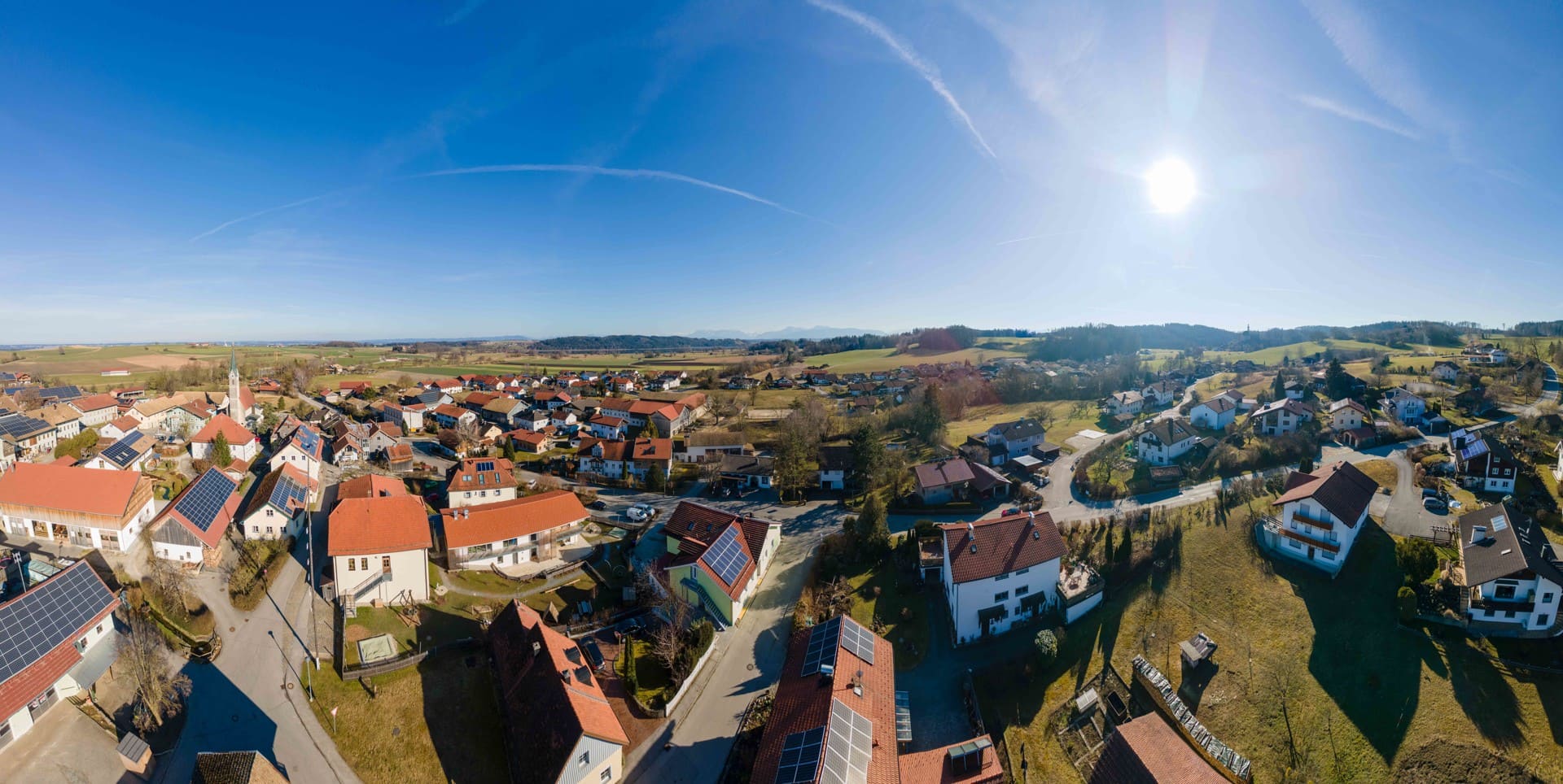 Panoramaaufnahme über Tengling – idyllisches Wohnen nahe Strandbad am Waginger See