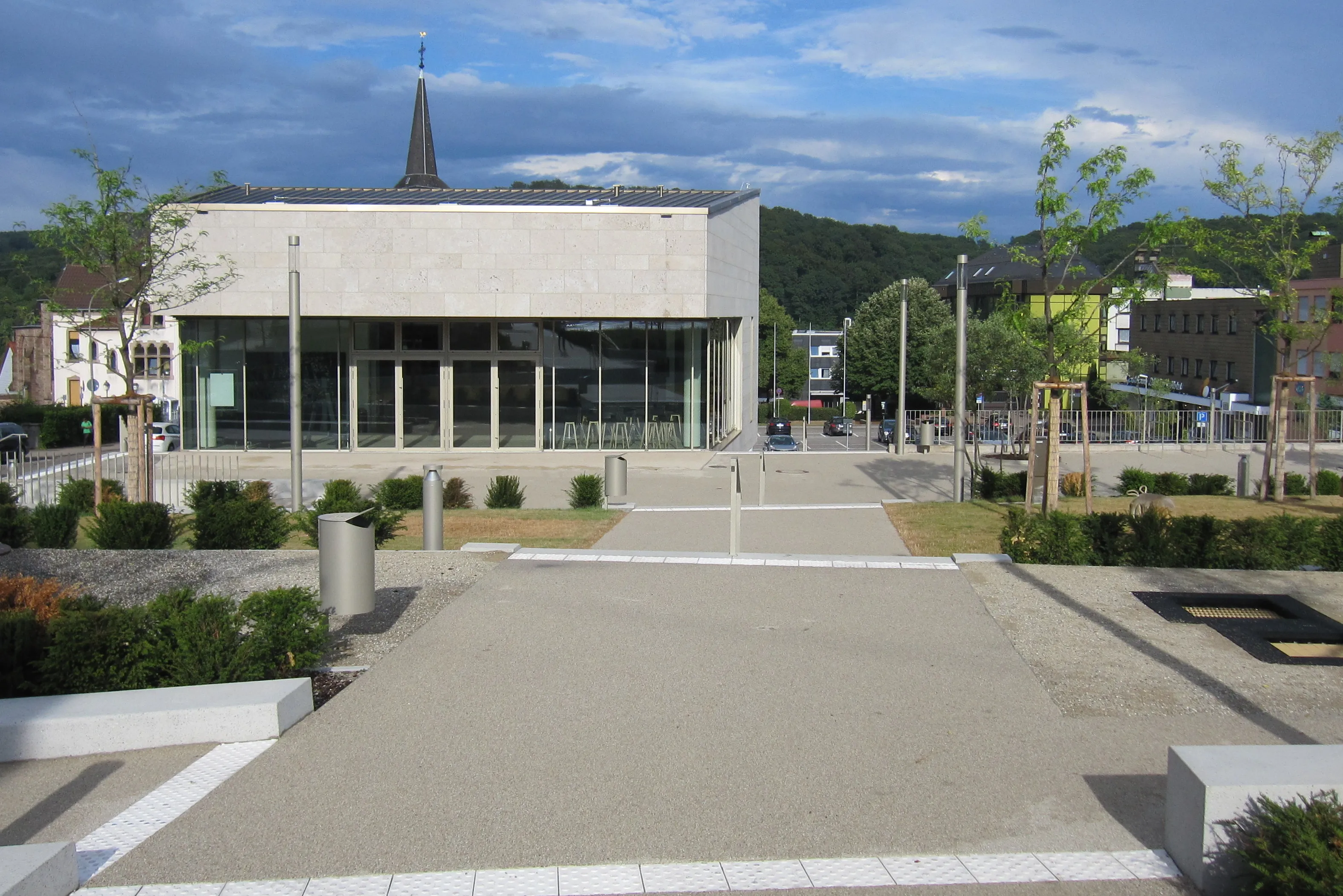 Ortskernentwicklung – Platzraum und Wegeverbindung als Ergebnis der Stadterneuerung