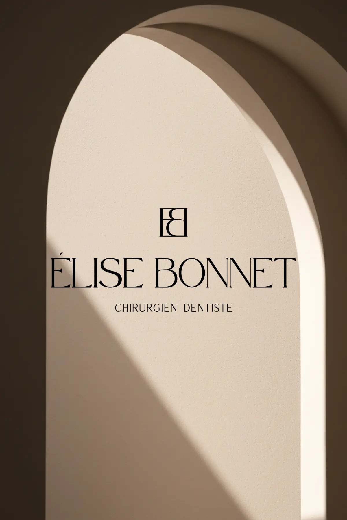 Logo principal réalisé pour le Dr Elise Bonnet, par Metara. 
(service: identité visuelle)