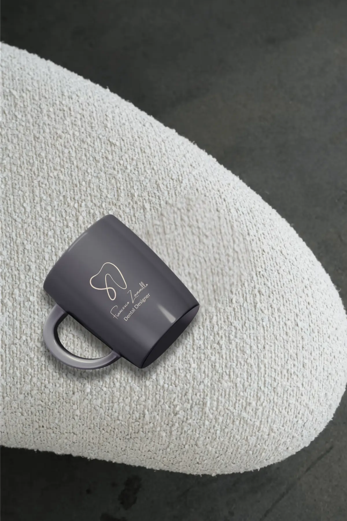 Mock-up de tasse réalisé pour Francesco Zammillo, prothésiste dentaire, par Metara. 
(service: identité visuelle)