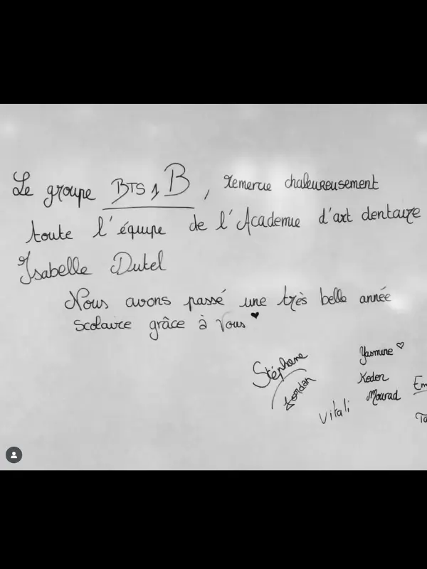 Message de remerciement laissé par les étudiants en BTS Prothèse Dentaire, à l'Académie d'Art Dentaire, Montrouge, juin 2022.