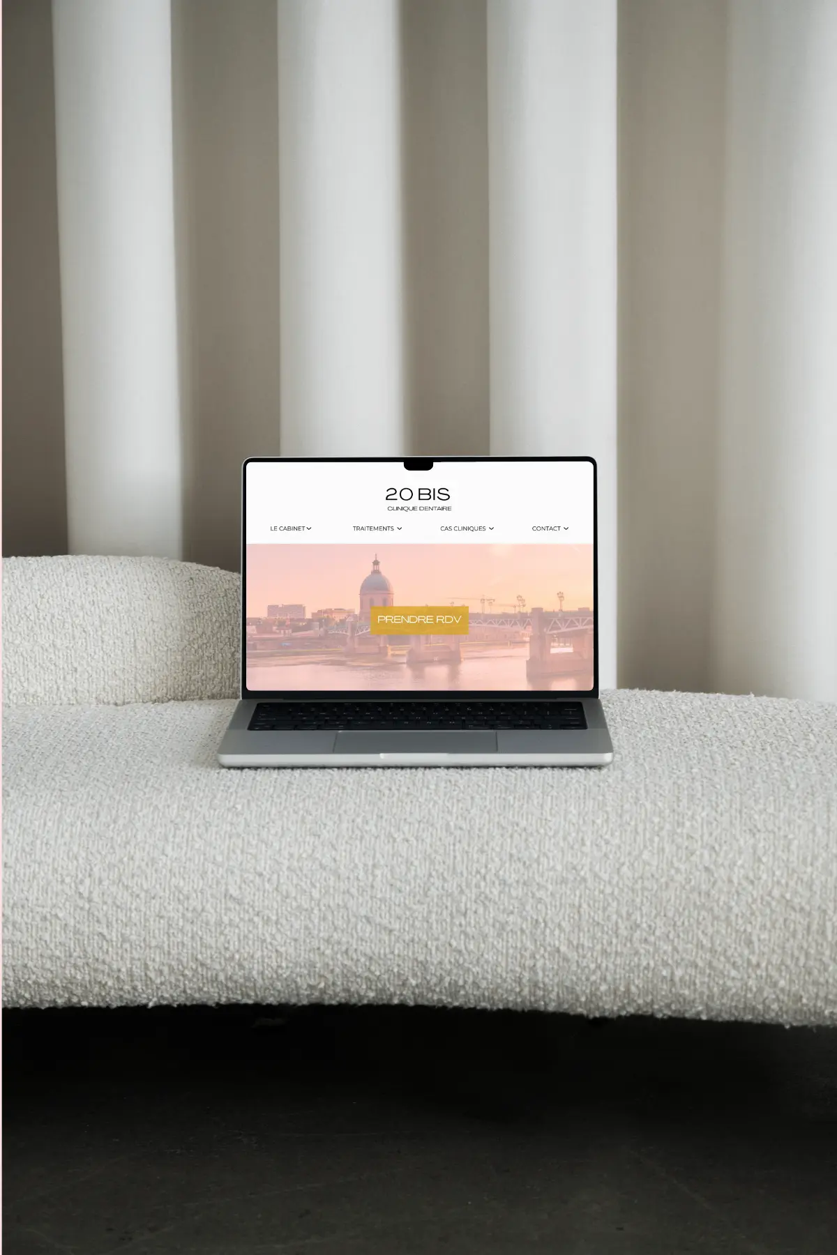 Mock-up d'inspiration réalisé pour le cabinet 20 BIS, par Metara. 
(service: web design)