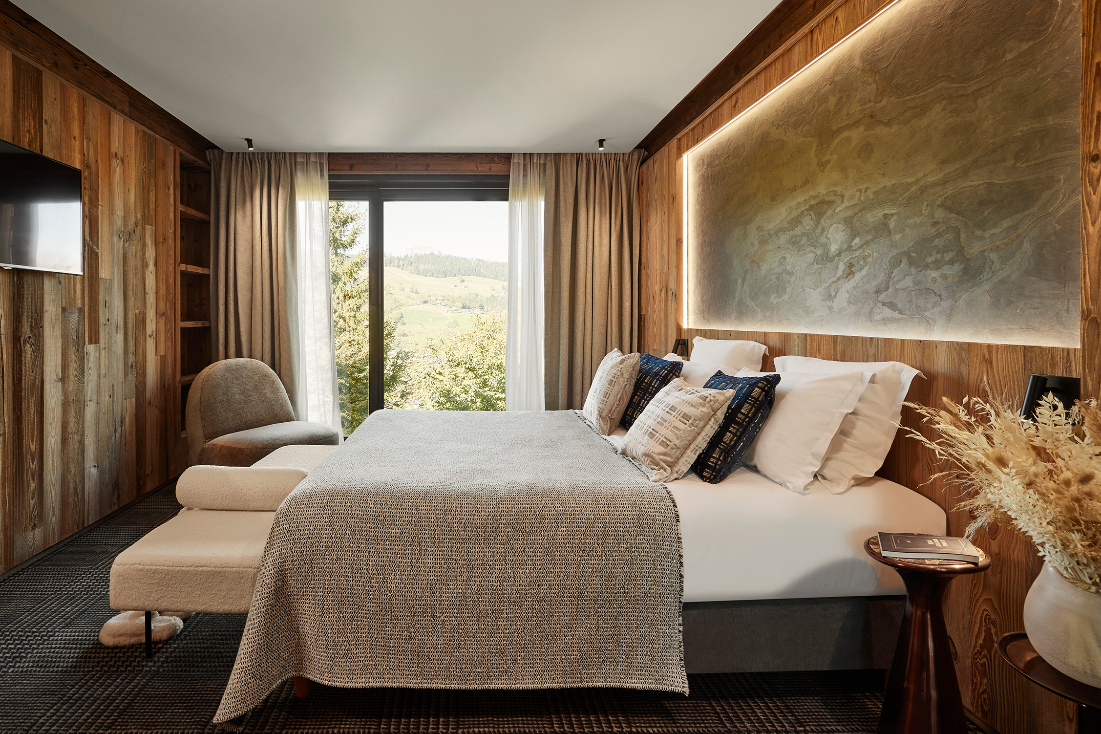 Penthouse Alpin, chalet lounge of the observatory hotel L'Arboisia Megève