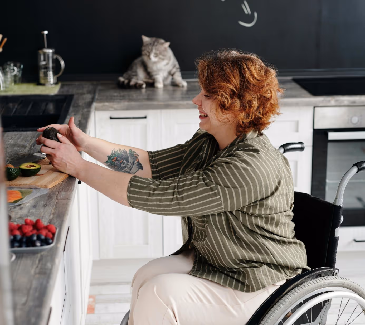 Smiling woman in a wheelchair following a nutritional treatment plan that links metabolism to mental health.