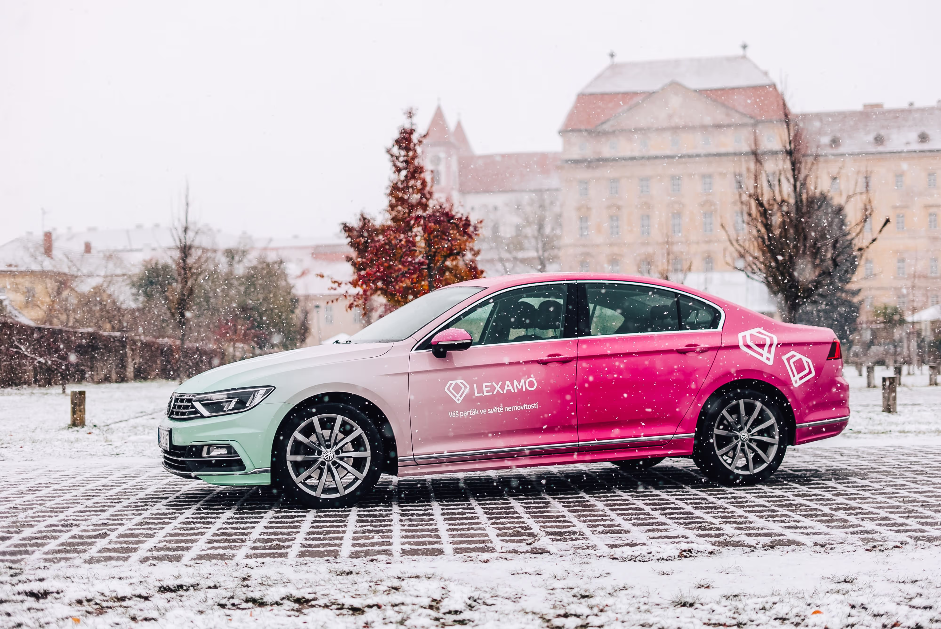 Celopolep pro značku Lexamo, který zviditelňuje značku nejen na silnicích