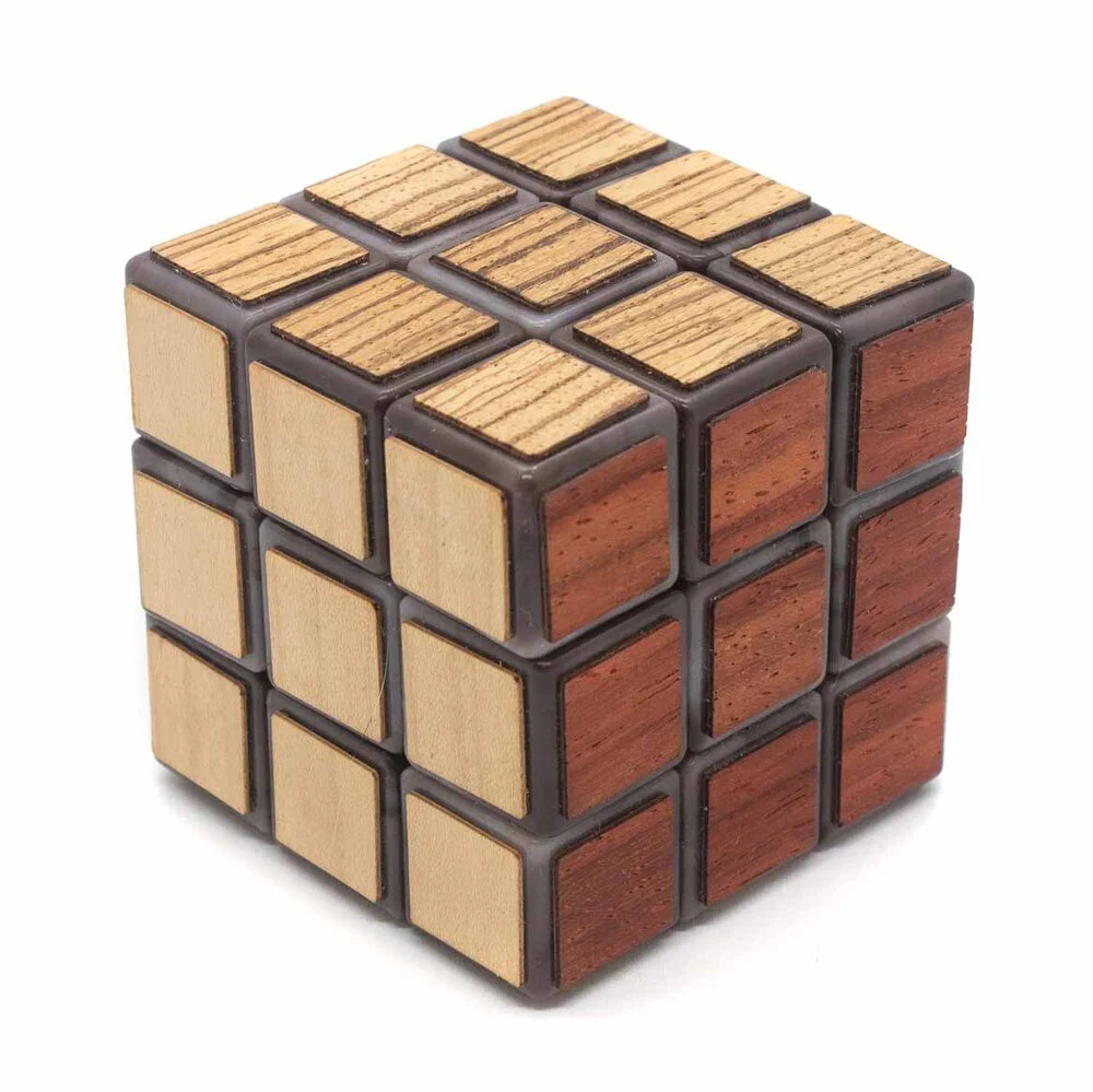 Rubixcube en bois 60x60x60cm, décoration événementielle à louer – Mon Décor à Louer