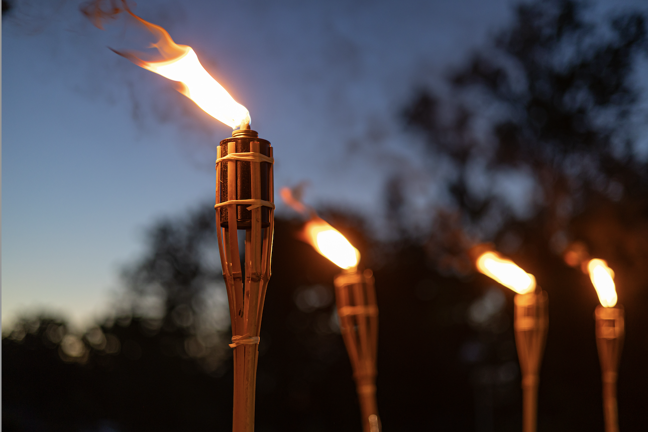 Flambeaux, décoration événementielle à louer – Mon Décor à Louer