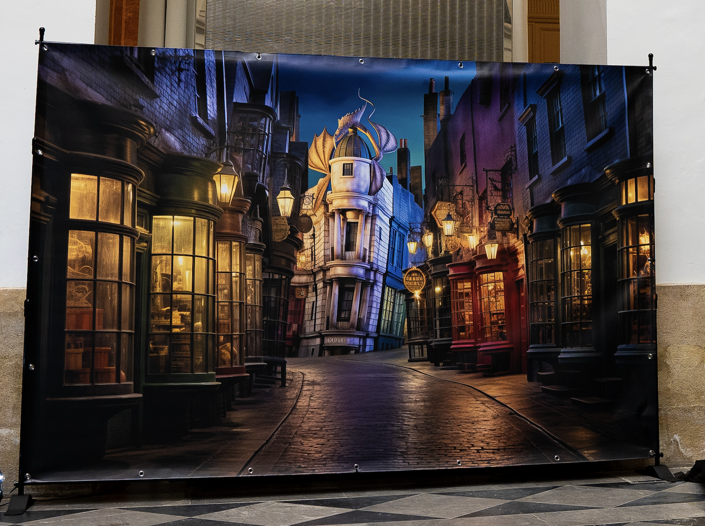 La toile tendue Rue avec façades colorées 