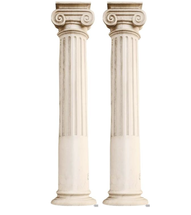 Colonne décorative en carton imitation pierre, style grec antique, utilisée pour une scénographie événementielle à thème Antiquité.