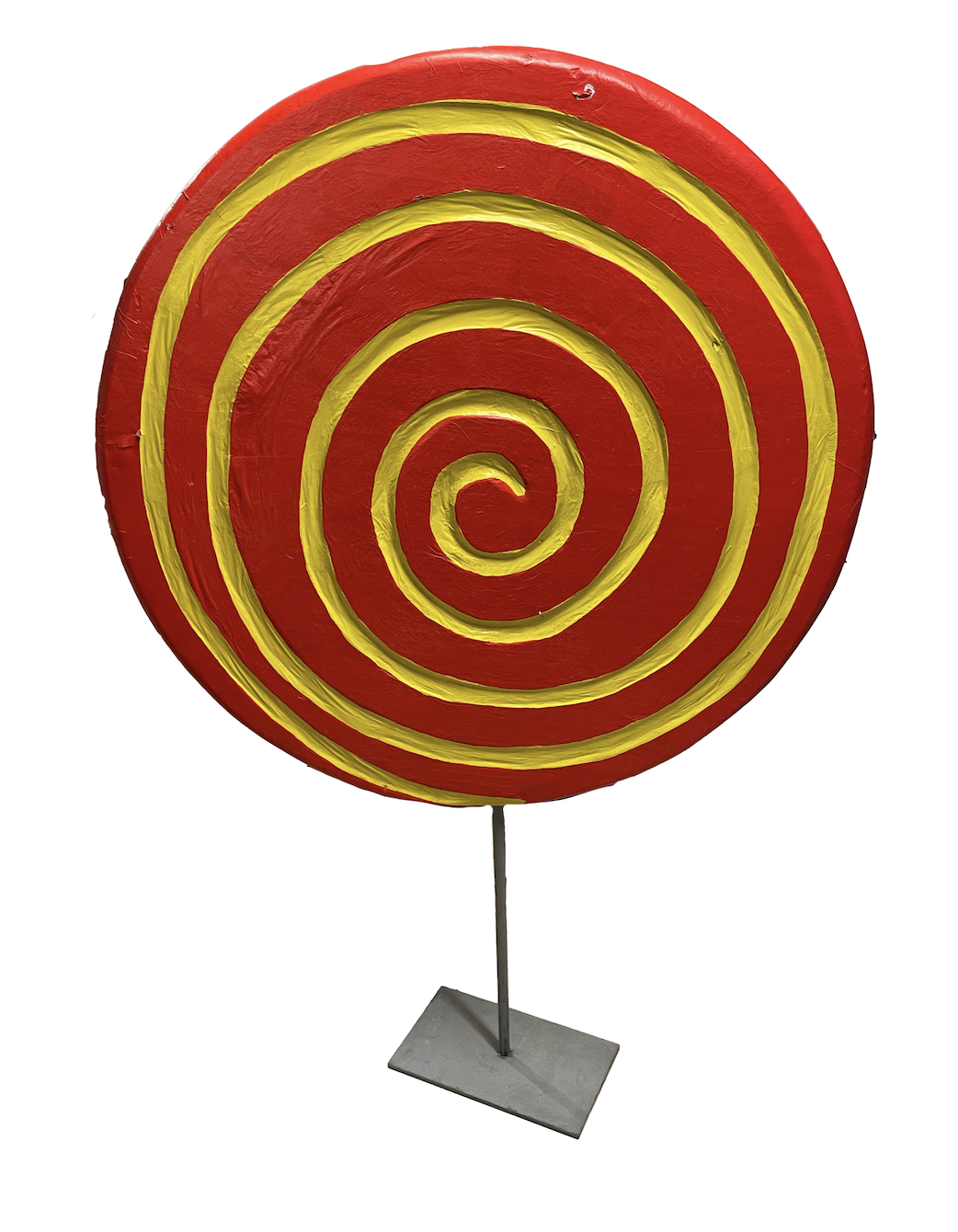 Sucette géante décorative sur socle pour décoration événementielle, idéale pour scénographie gourmande ou espace photobooth.