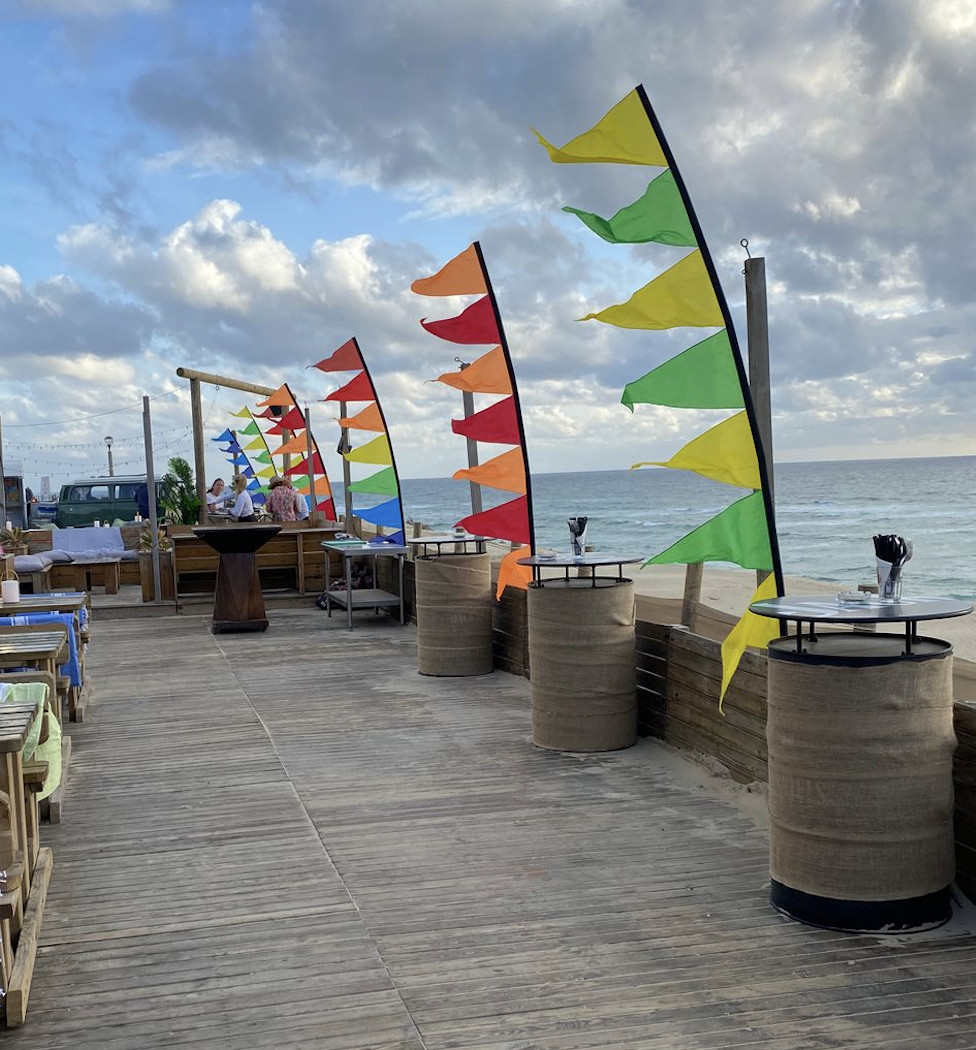 Beach flag, décoration événementielle à louer – Mon Décor à Louer