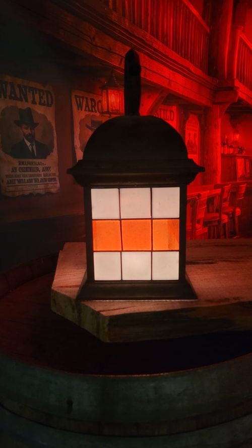 Lanterne décorative noire éclairage ambiance western événementiel