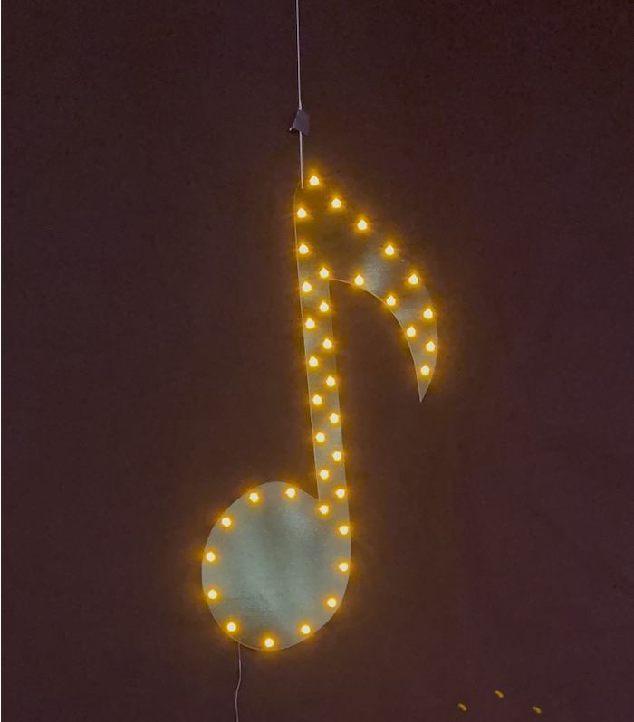 Note de musique lumineuse en carton plume décoration thème gypsy