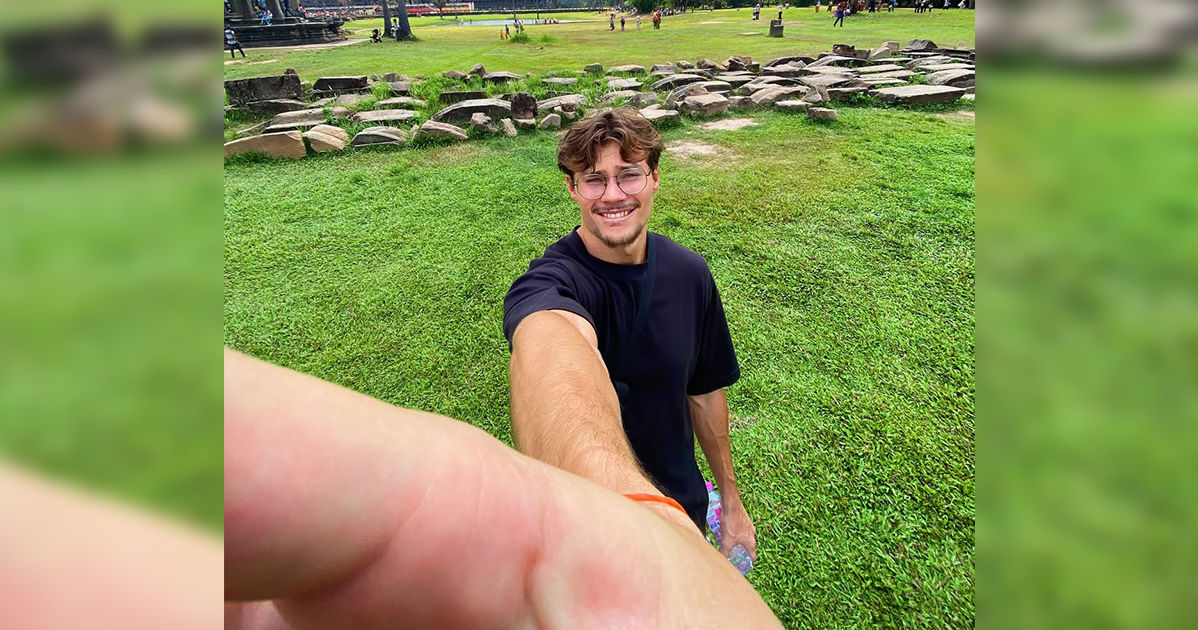 The PLEDGE intern Augustin Brantus on one of his weekend adventures in Thailand. His internship in Bangkok combined sustainability work with cultural discovery… and the occasional selfie.