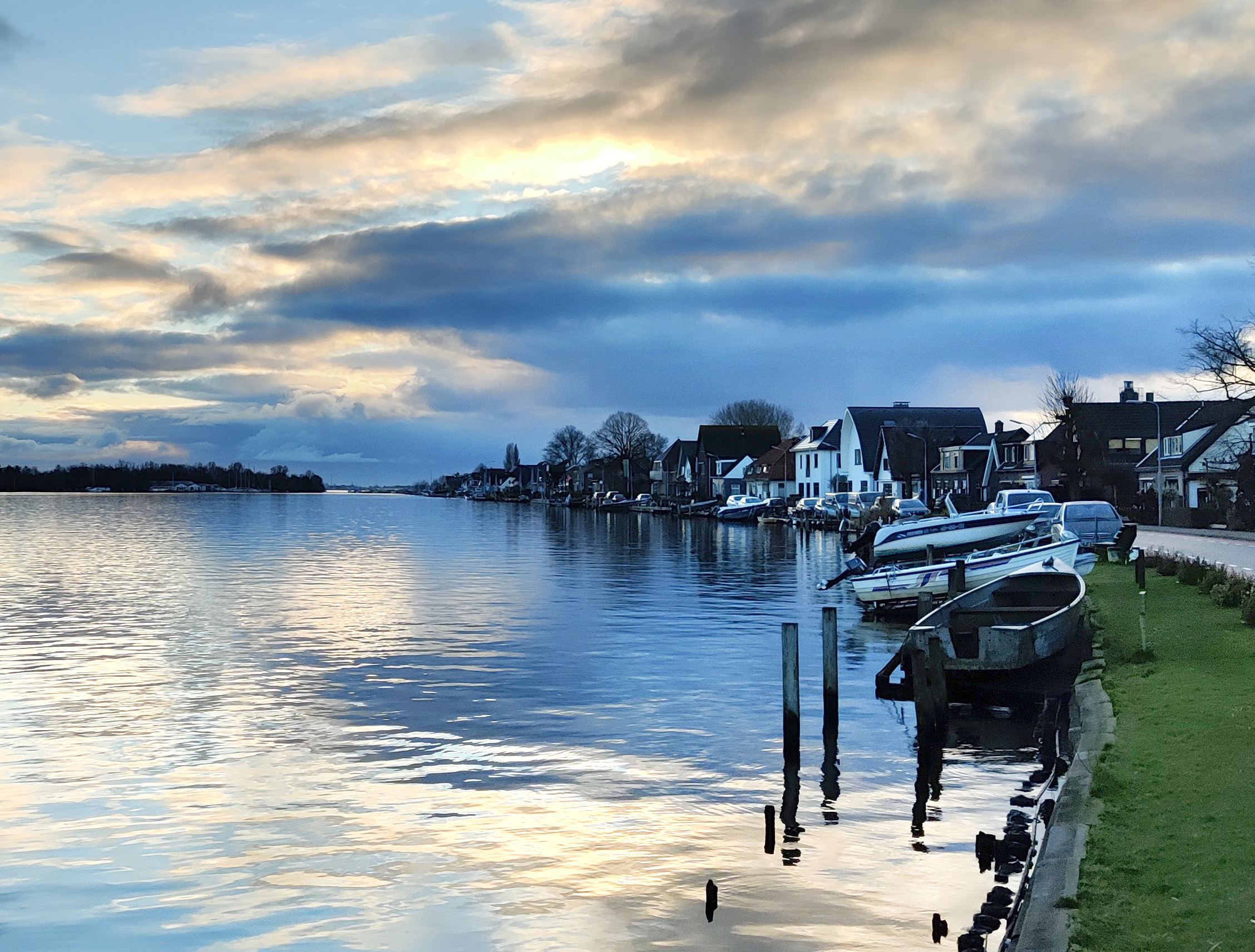 Rijsenhout aan de Ringvaart en Westeinder Plassen