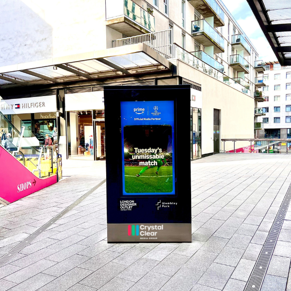 image of physical storefront (for a tech gadgets store)