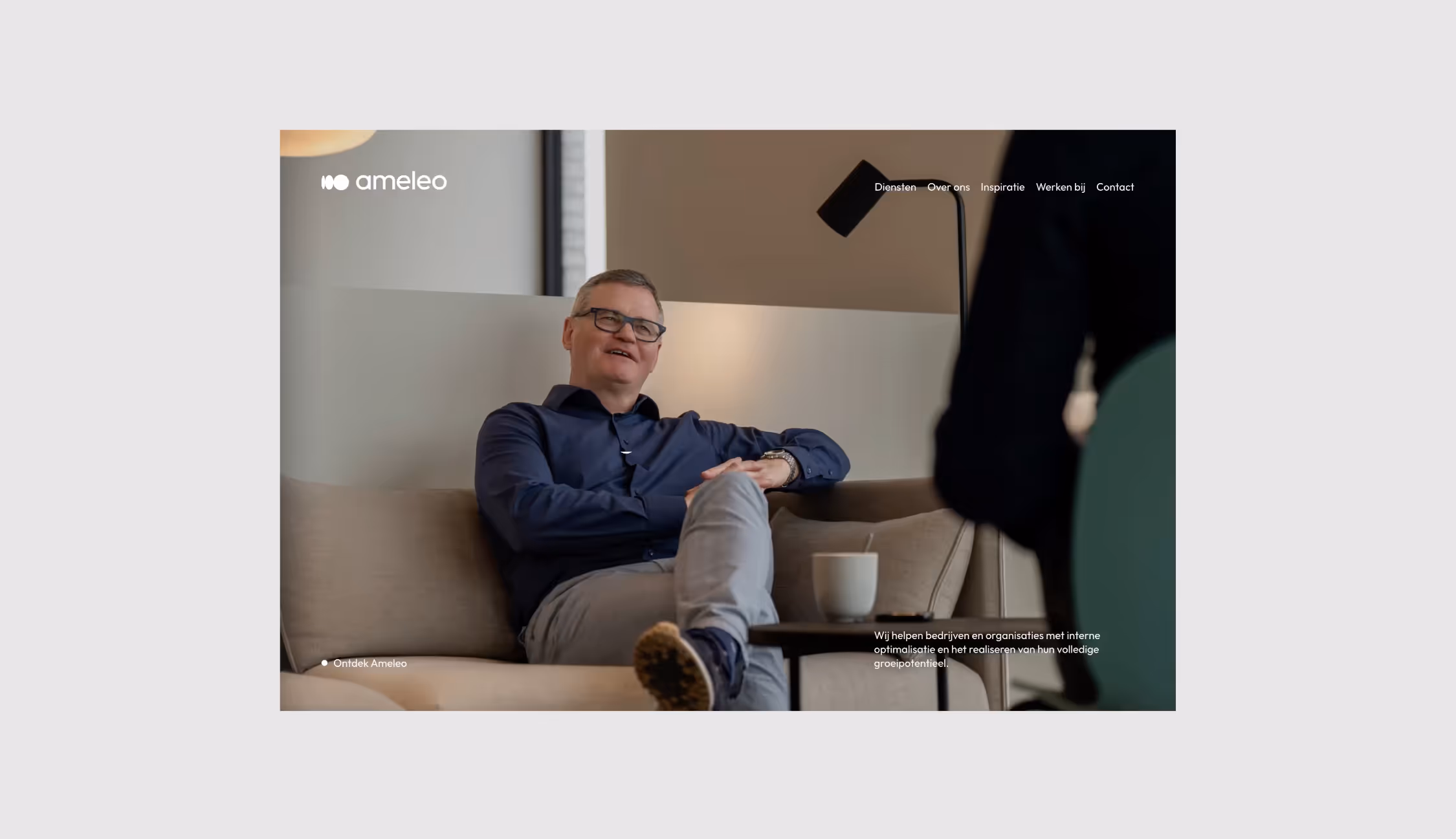 Webdesign van Ameleo met focus op typografische helderheid, visuele hiërarchie en de merkwaarden rond strategie, organisatie en cultuur.