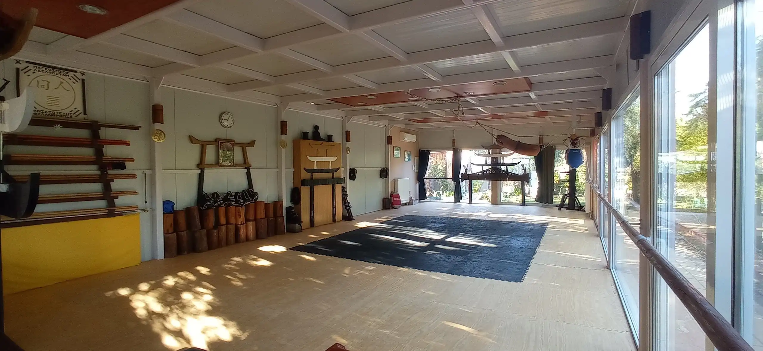 Βάρη-Βάρκιζα: εσωτερικός χώρος προπόνησης της σχολής Φιλοσοφικής Ένωσης "Το Δέντρο της Ζωής" Tai Nui Kung Fu