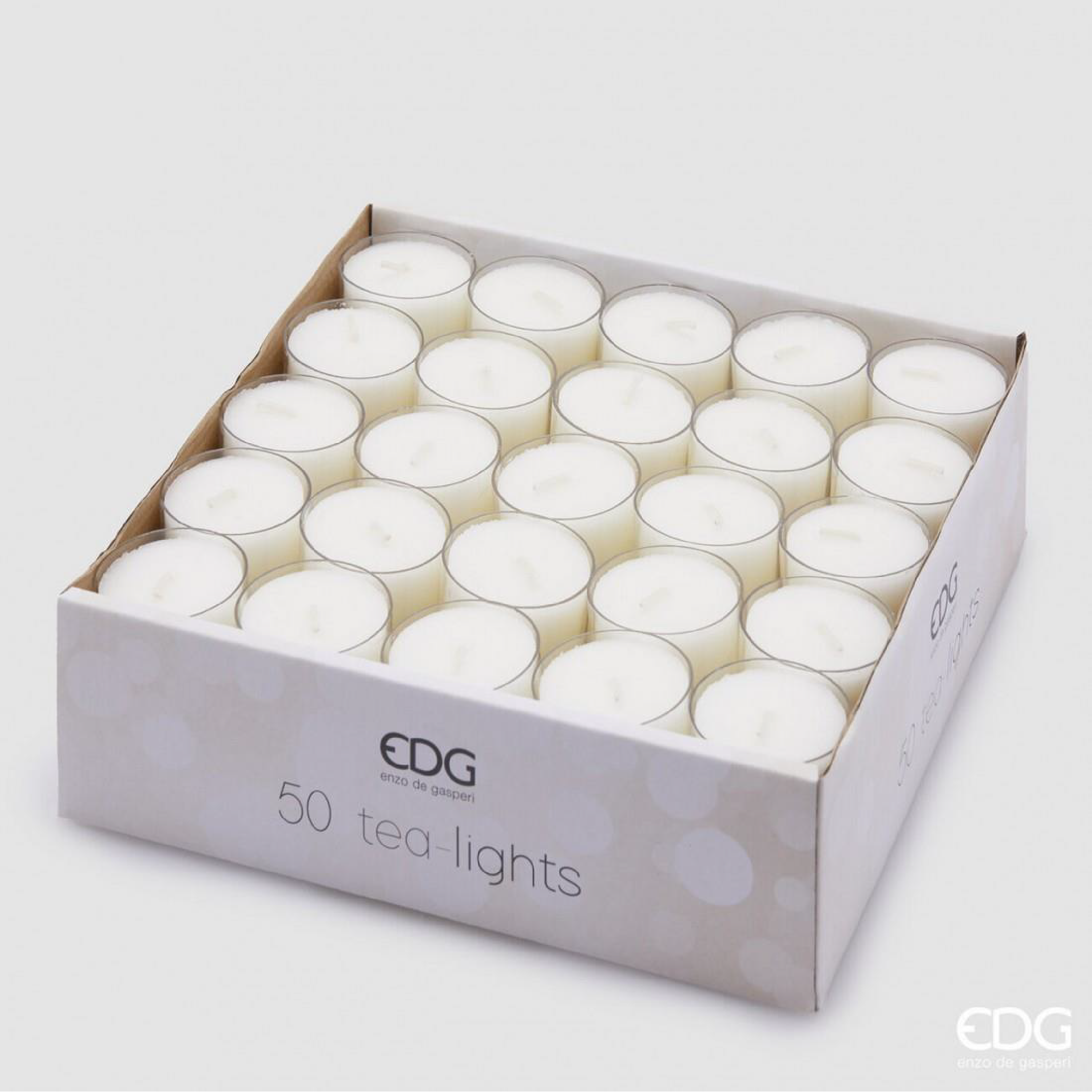 A set of classic white tea light candles designed for everyday use and decorative styling. Their compact size makes them suitable for candle holders, table settings, and seasonal arrangements. Ideal for creating a soft, ambient glow, they work well across different interior styles, from minimal to decorative setups. 