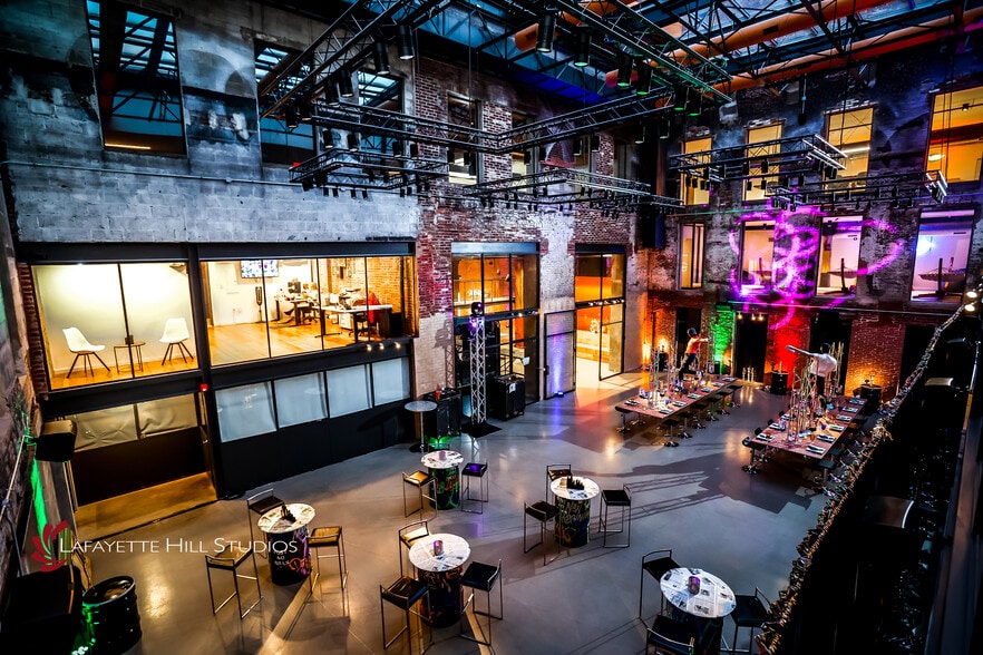 image of team discussion (for a hr tech)