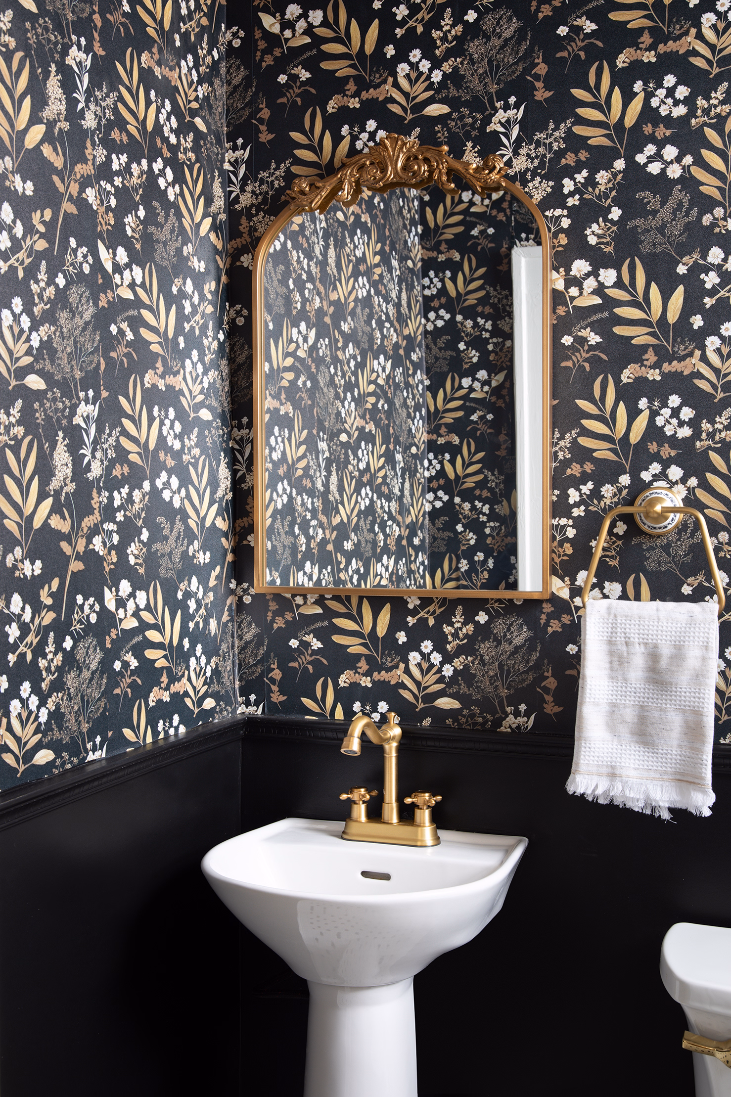 Interior living space with contemporary design — Forest Park architectural photography by Omar Mohammad Studio