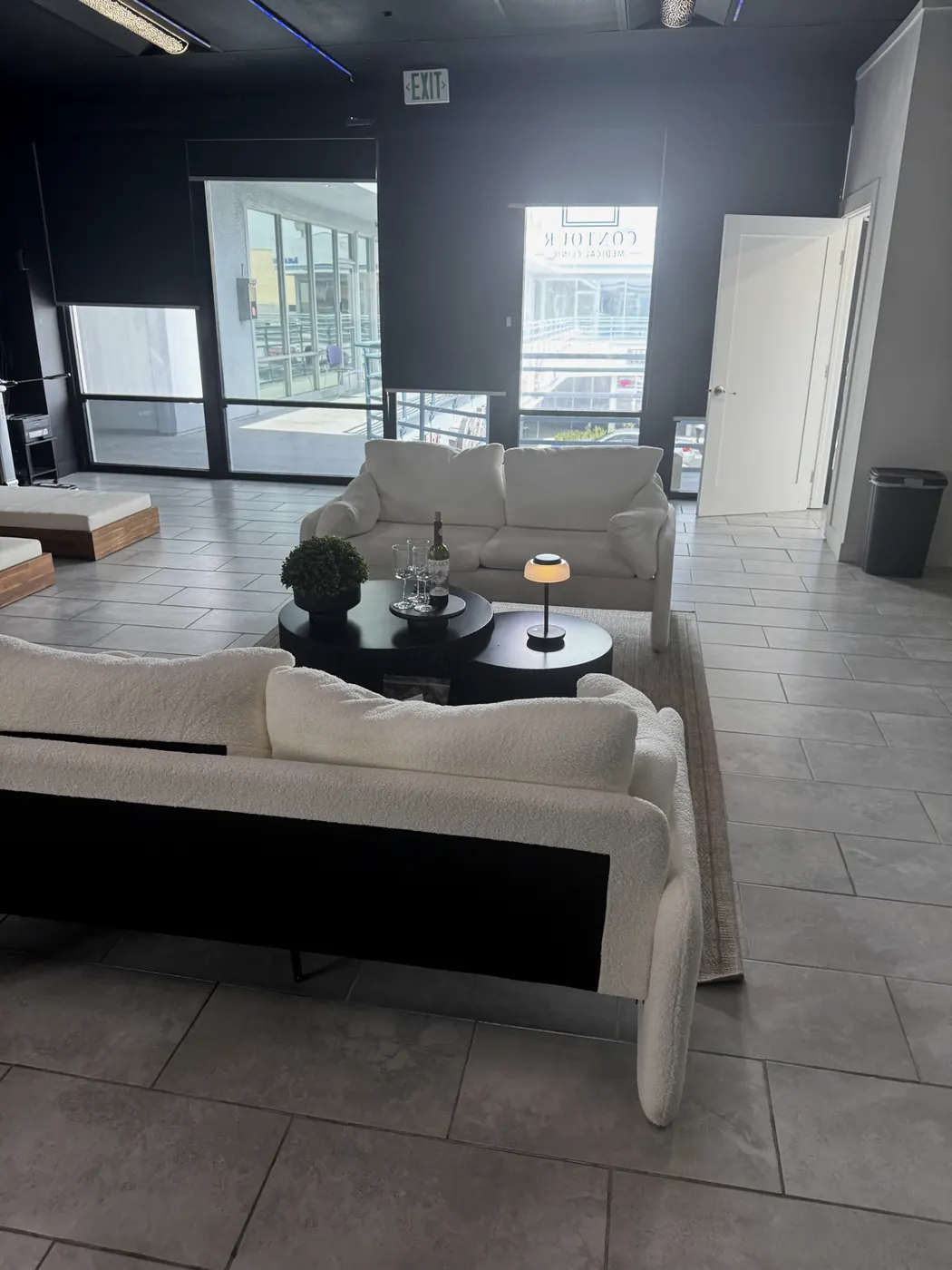Contour Medical Clinic reception lounge in Tarzana