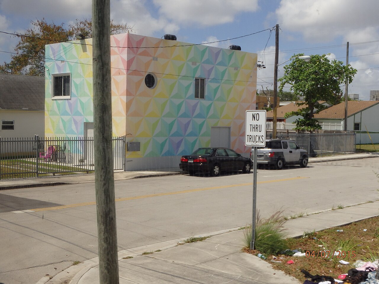 Wynwood Miami: Wynwood Walls:
From life-sized murals of the Dalai Lama to colorful drawings that are nearly impossible