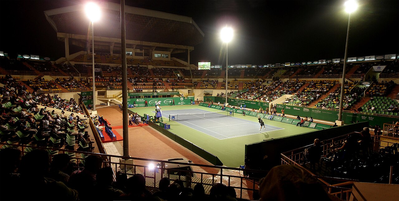 w:Somdev Devvarman and w:Marin Čilić playing at the finals of the 2009 w:Chennai Open at the w:SDAT Tennis Stadium, Chen