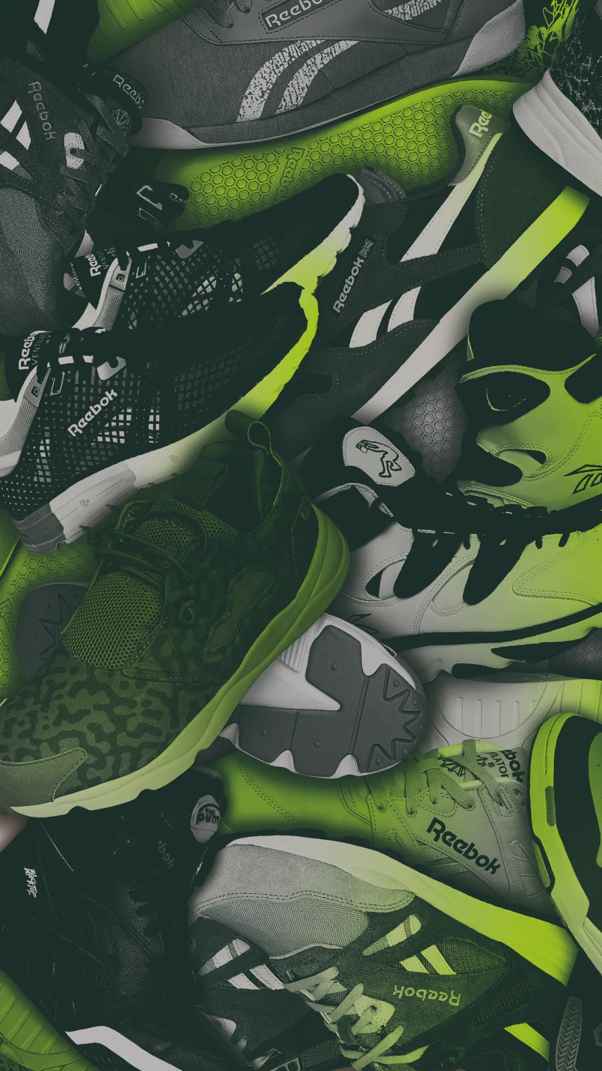 Grafik von mehreren Sneakern übereinander, überwiegend in Schwarz und Neongrün