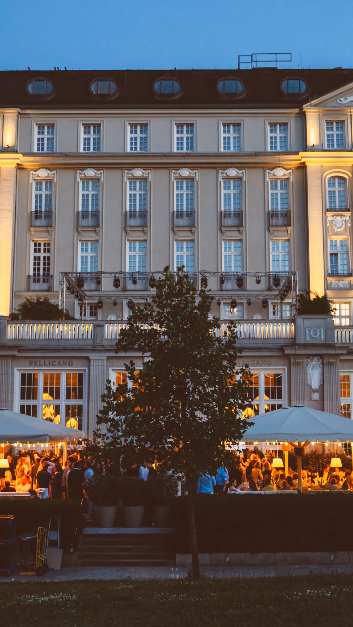 Außenansicht von Pellicano in Abendstimmung