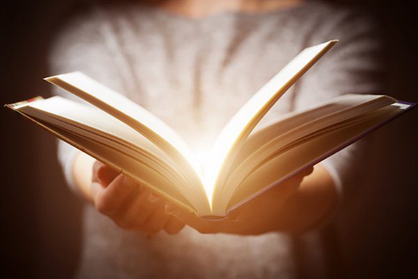 PR Klein | Connecting Through Storytelling
