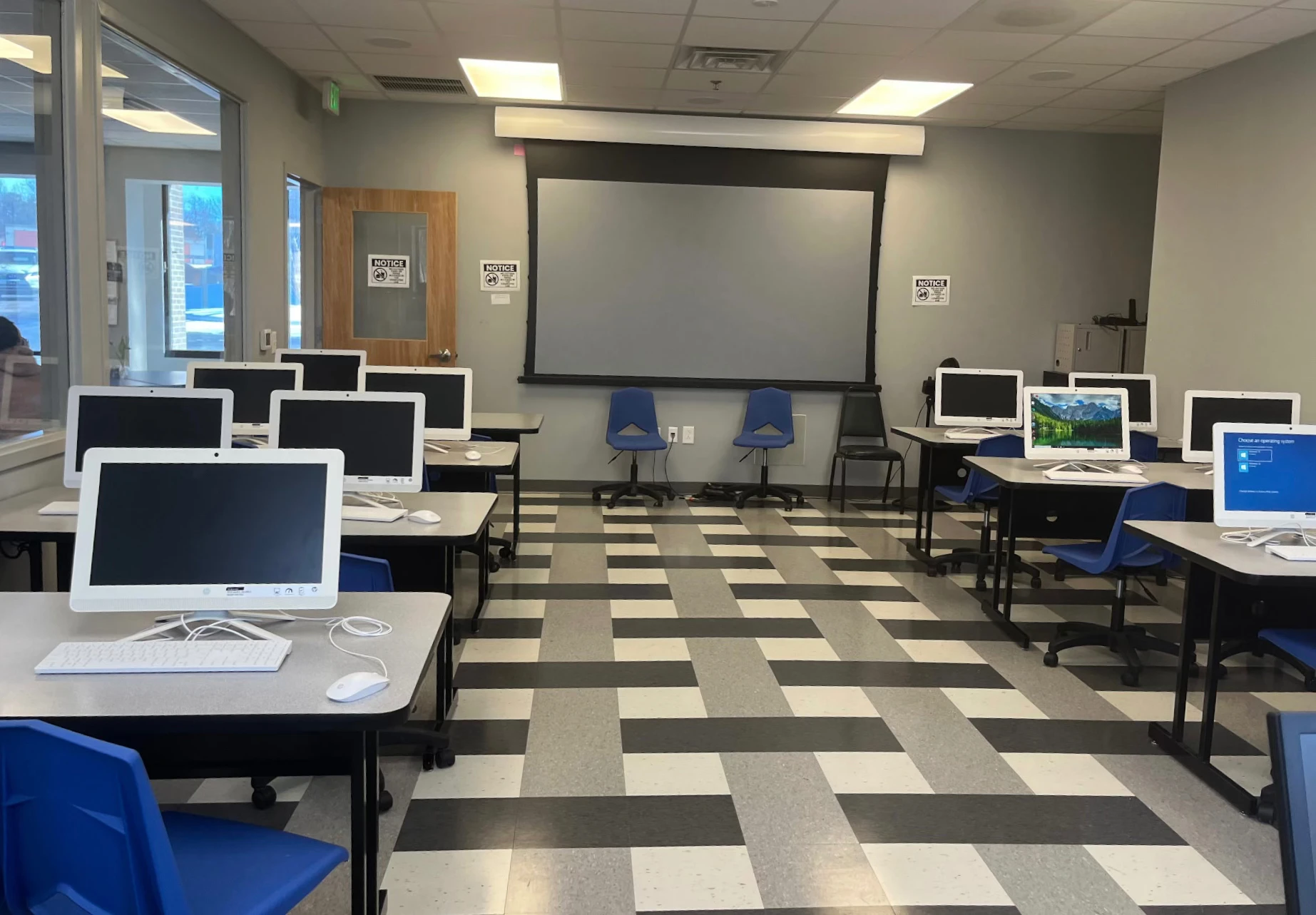 Computer lab at the women's shelter