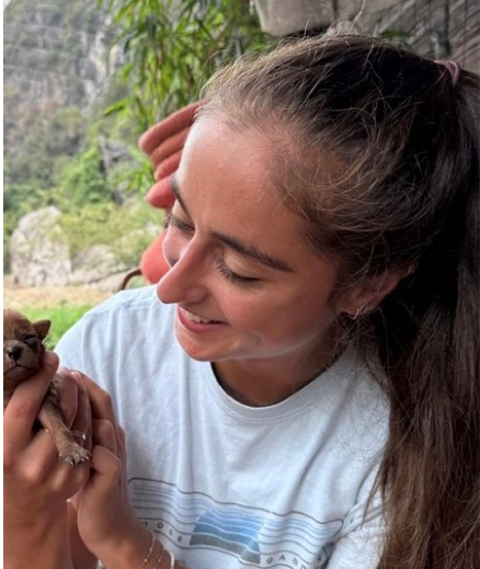 Dr Emily White, a vet working at Vets on Crown in Surry Hills NSW