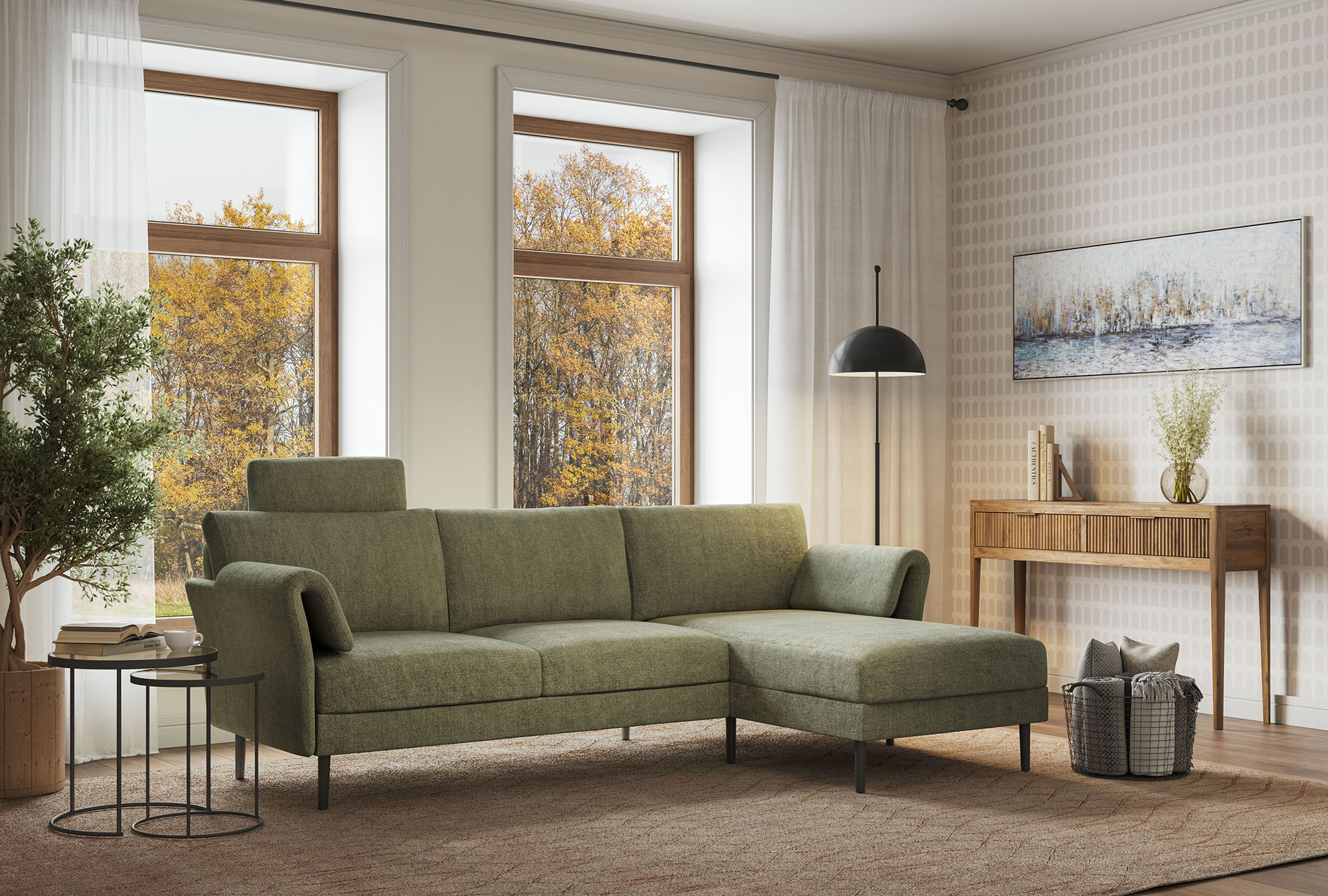 Grüne Couch mit Stehlampe in gemütlichem Wohnzimmer