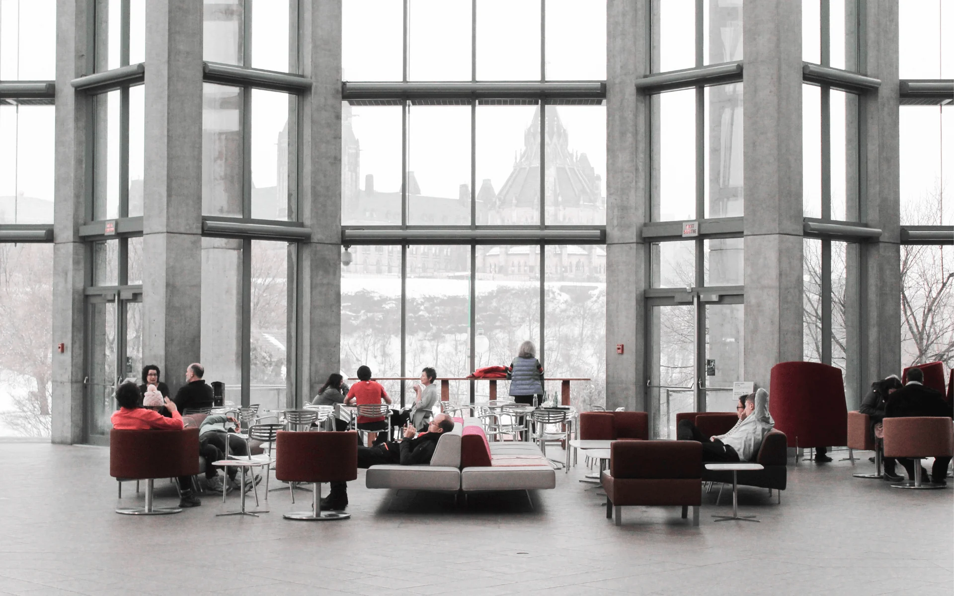 Hybrid vs hoteling: what's the difference