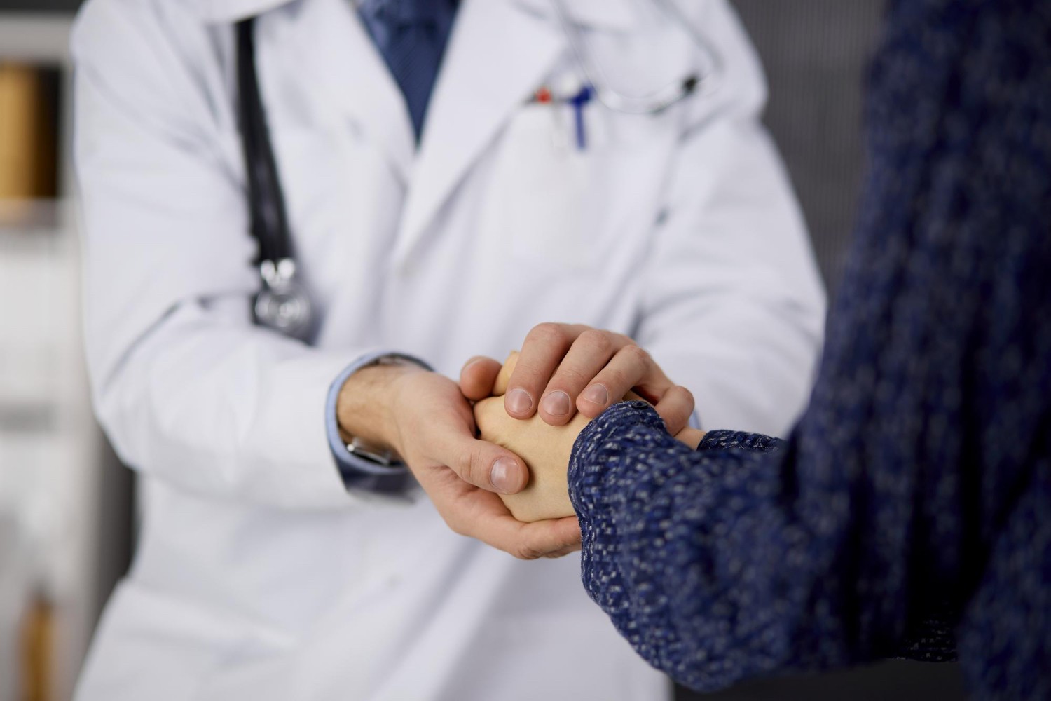 Lekarz wspierający pacjenta