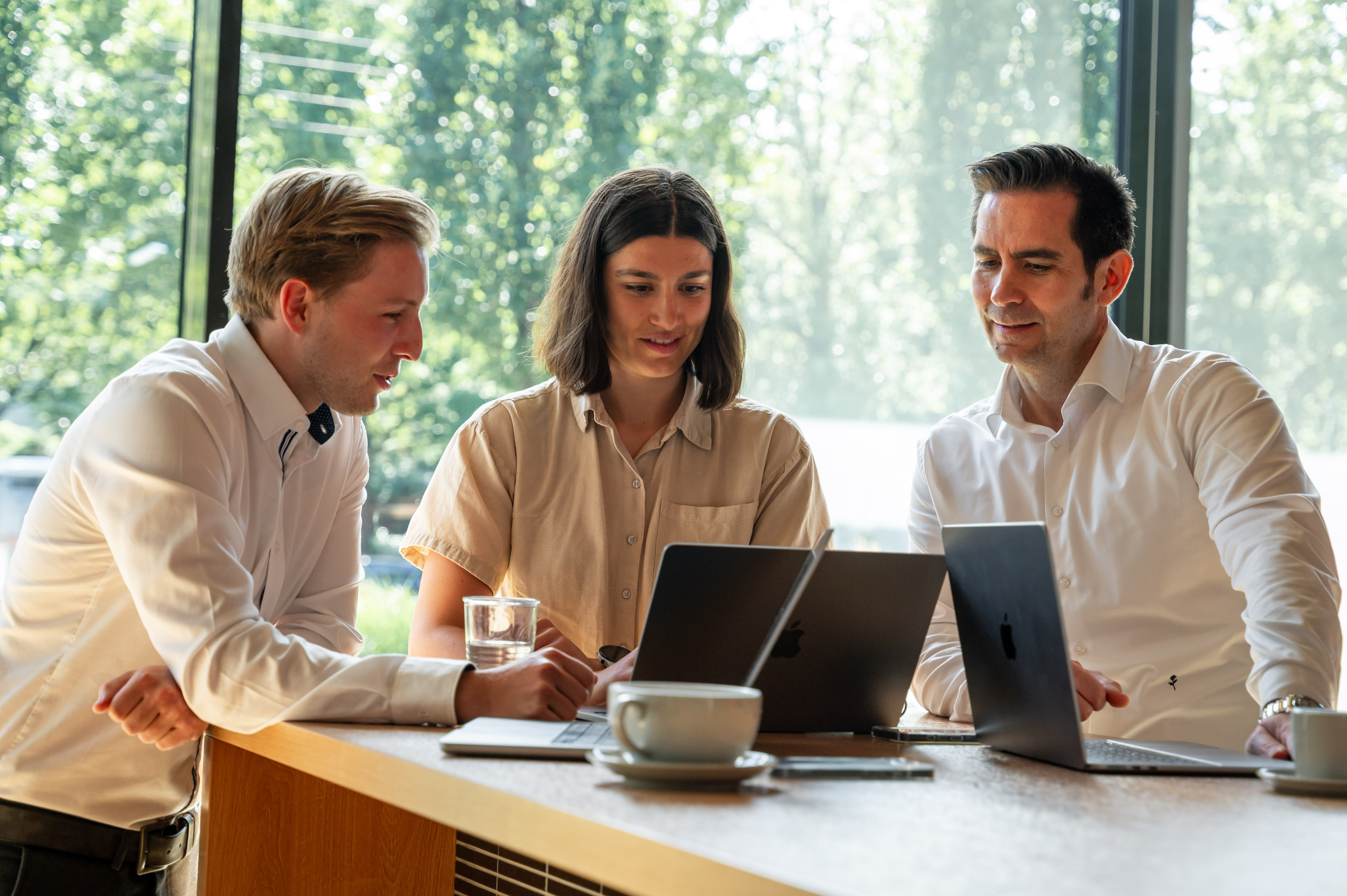 [background image] image of a bike workshop (for a bicycle shop)