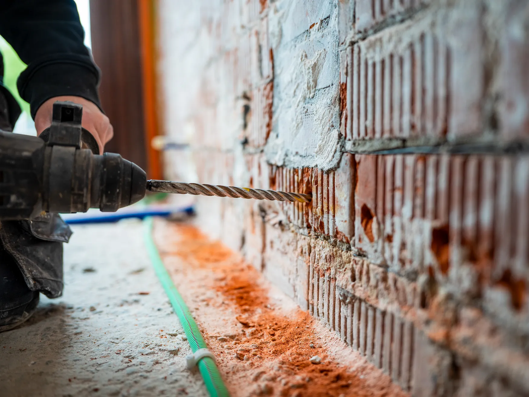 AQUAPROVED aan het werk bij een vochtbehandeling