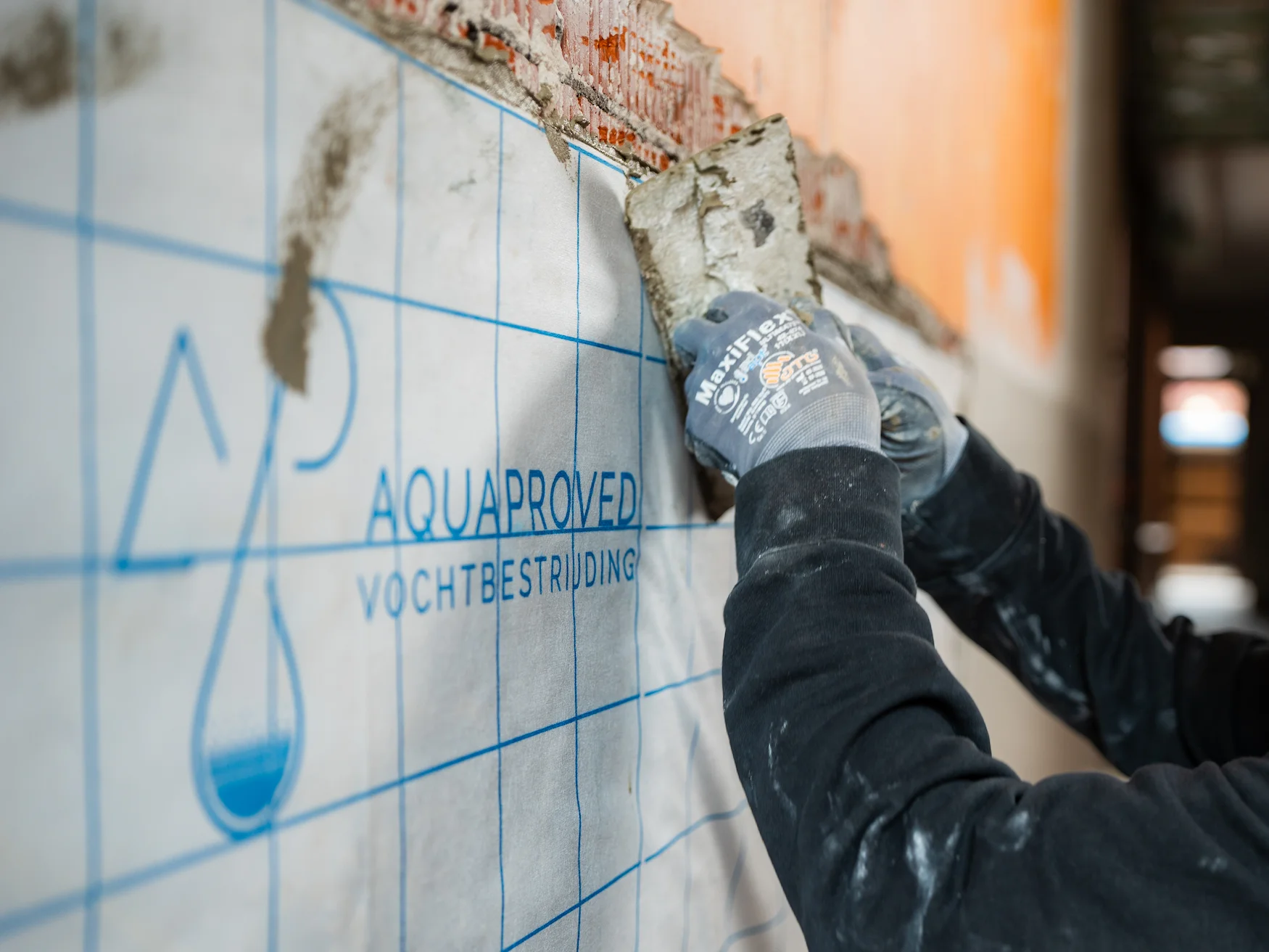 AQUAPROVED plaatst een SNC-membraan tegen hygroscopisch vocht