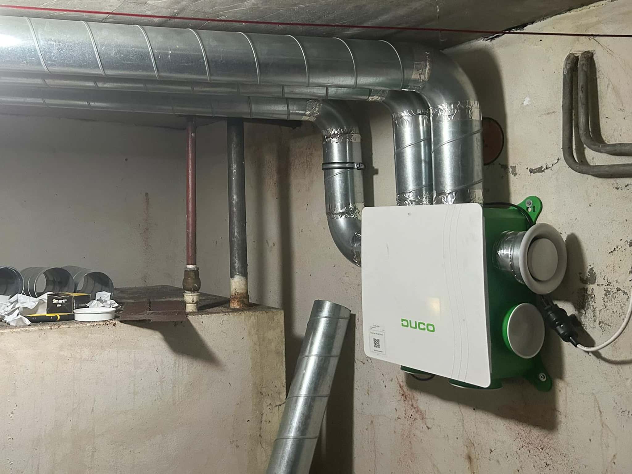 AQUAPROVED installeert een ventilatiesysteem in een woning