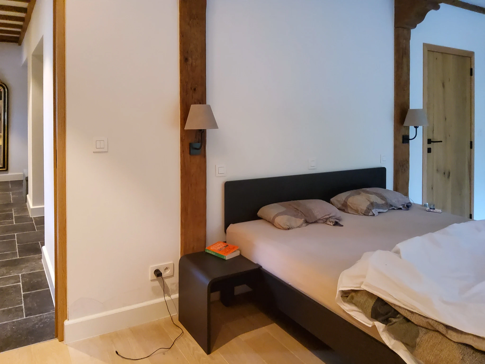 AQUAPROVED vochtbestrijding: slaapkamer waarin preventieve maatregelen tegen vocht worden genomen