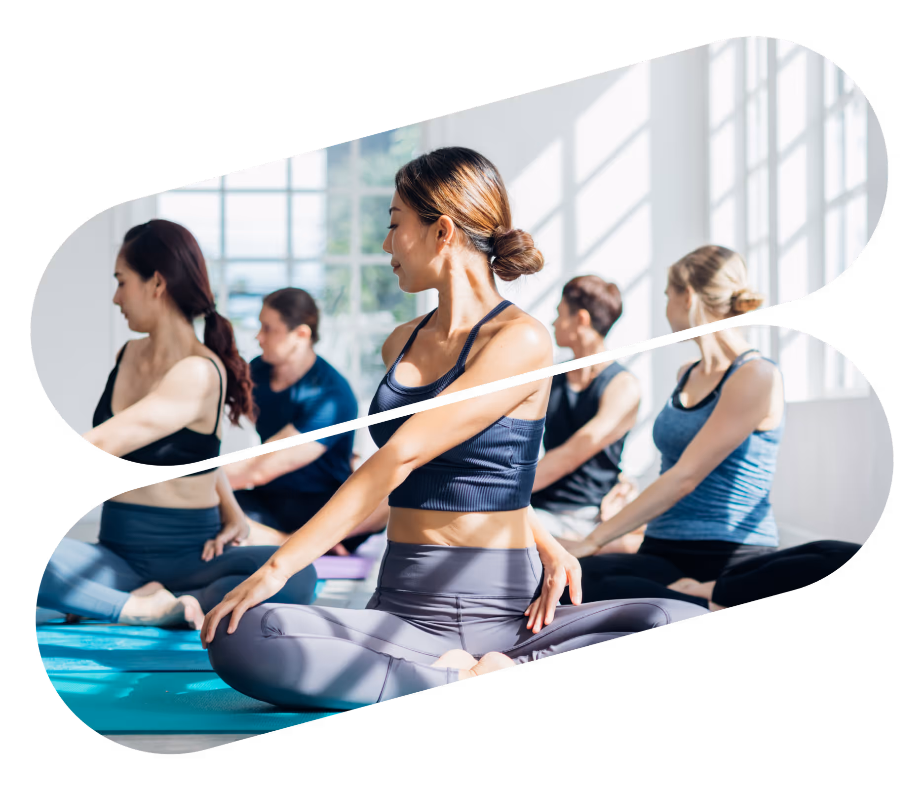 Un groupe en pleine séance de Yoga