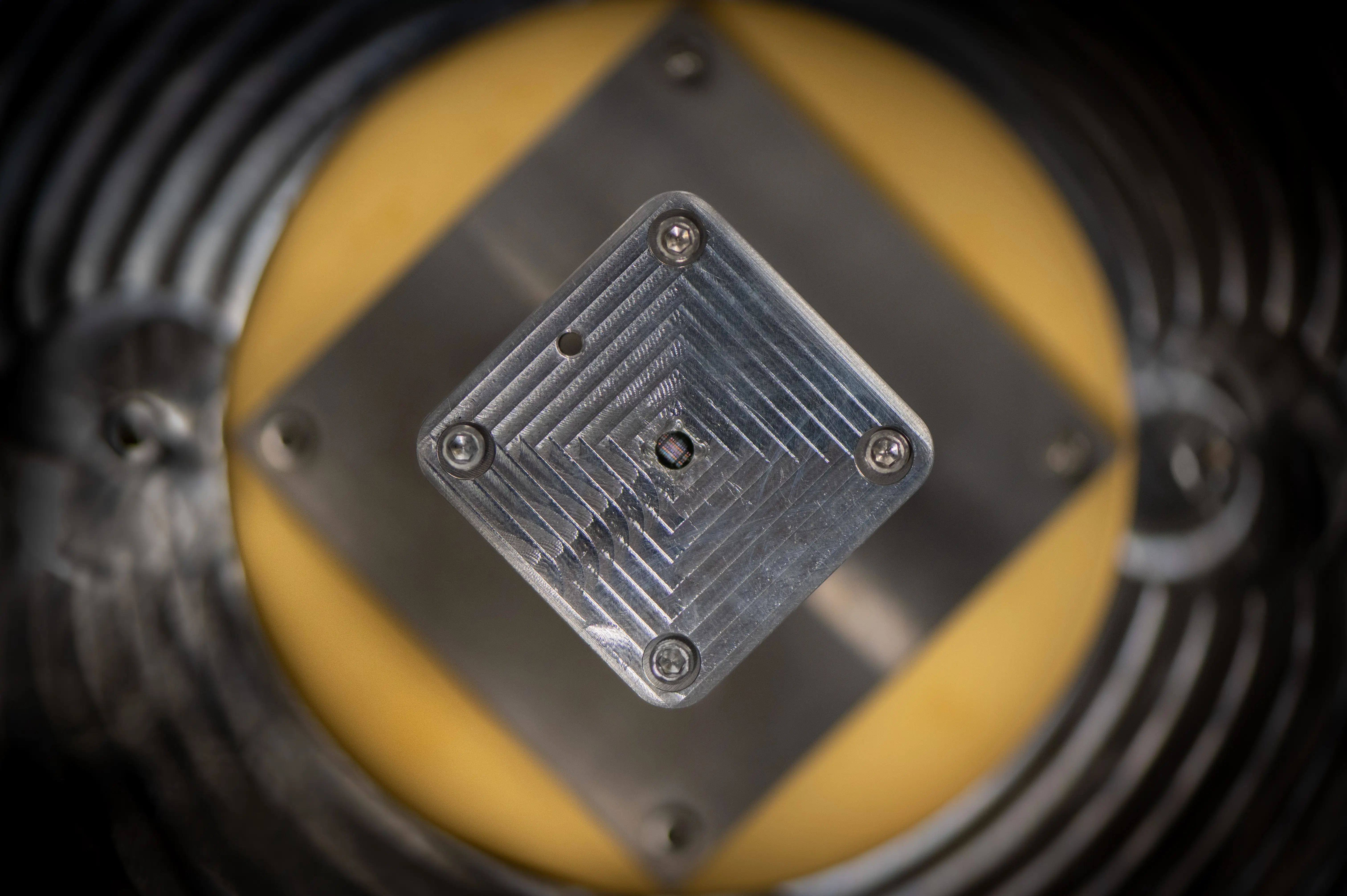 Mega-Qubit Quantum Routers – with Integrated Quantum Memory