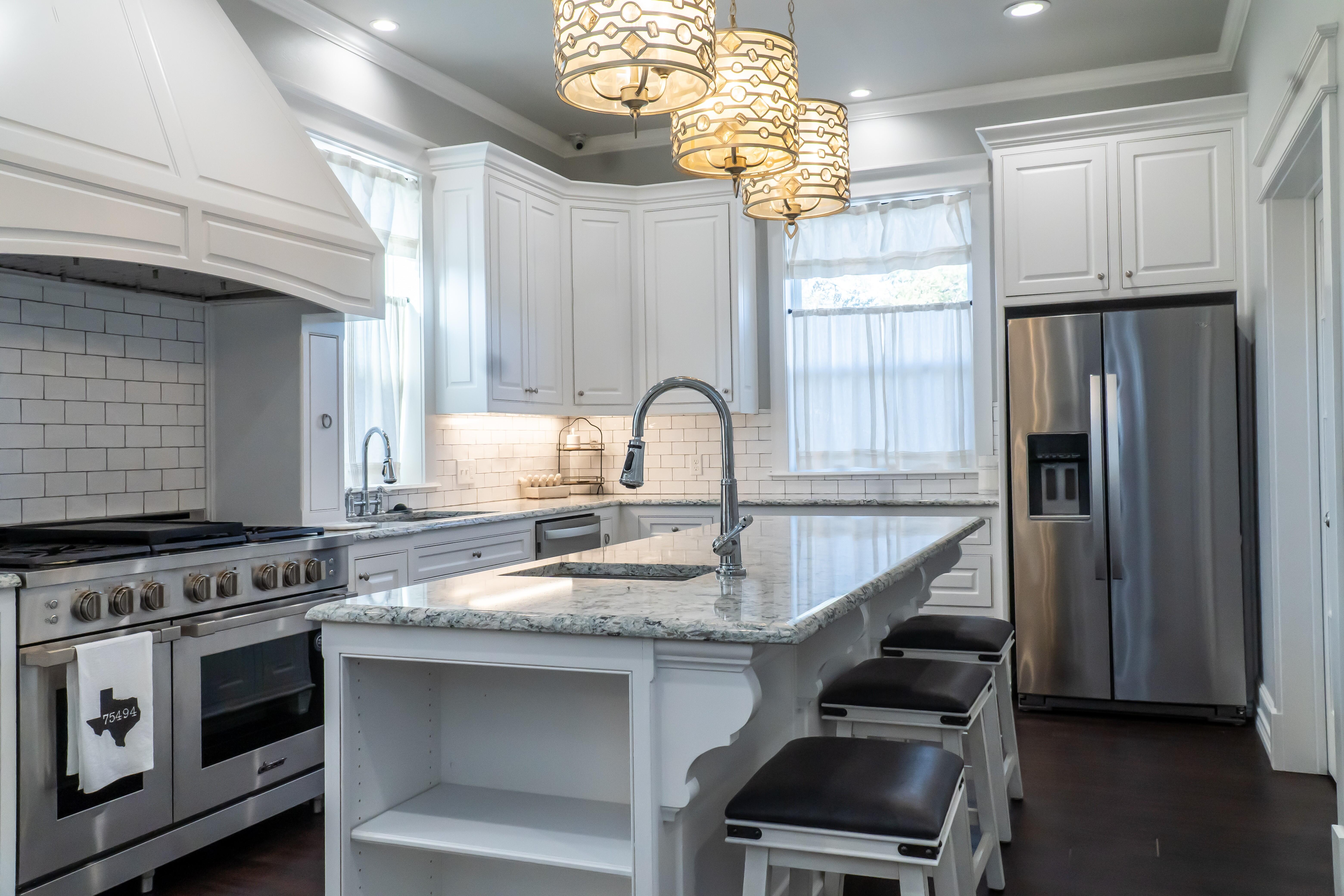 image of charming bed & breakfast exterior