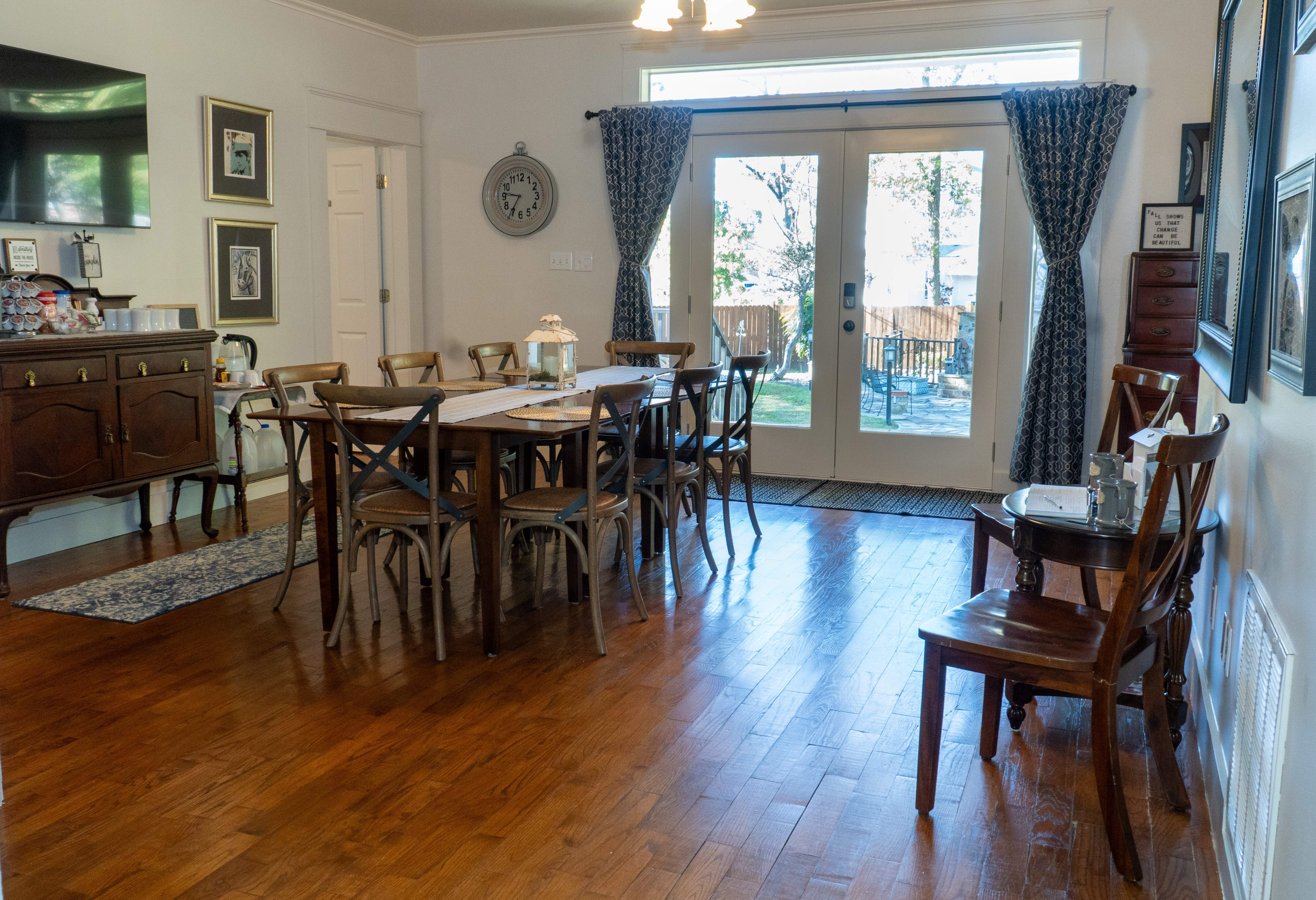 image of charming bed & breakfast exterior