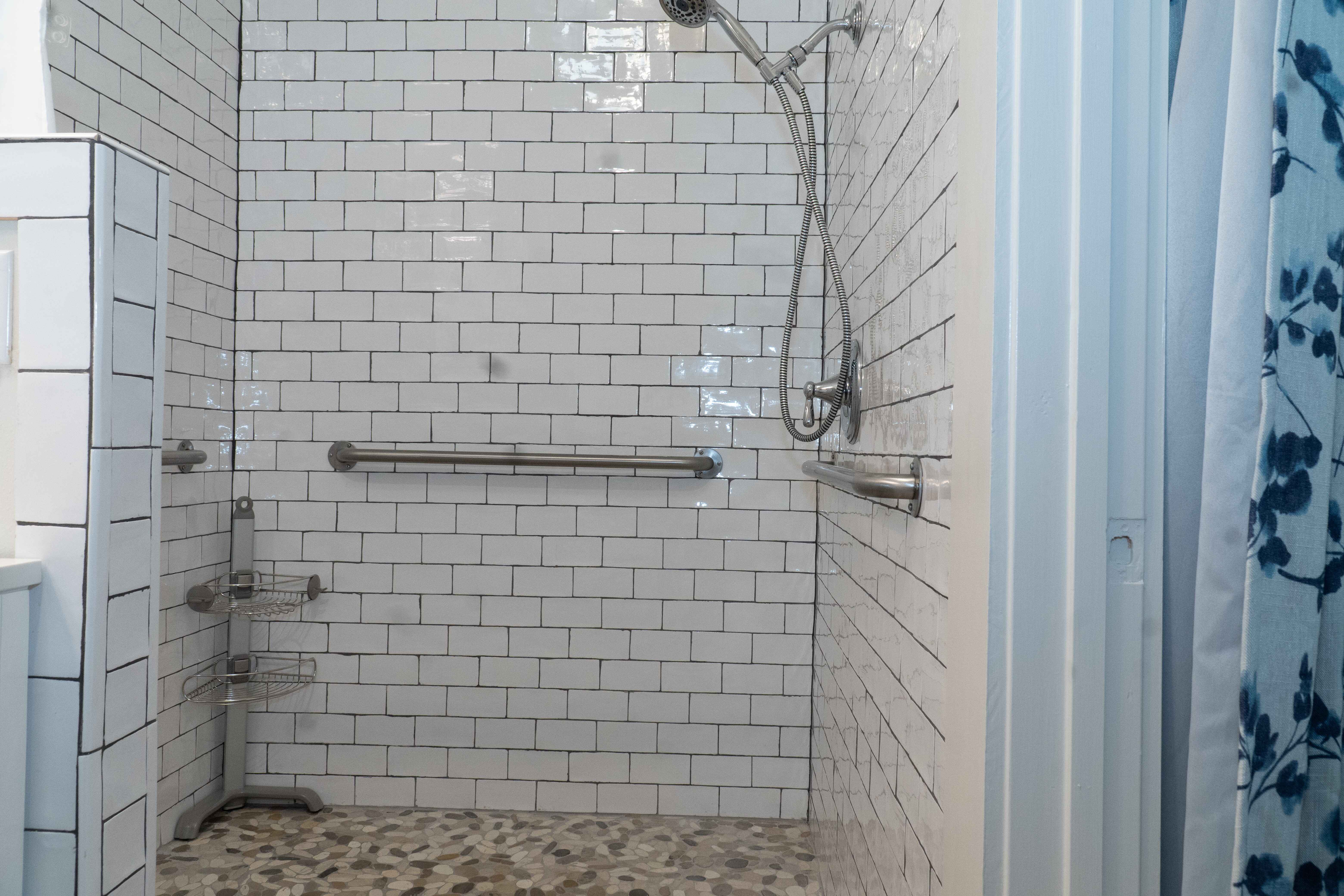 image of charming bed & breakfast exterior