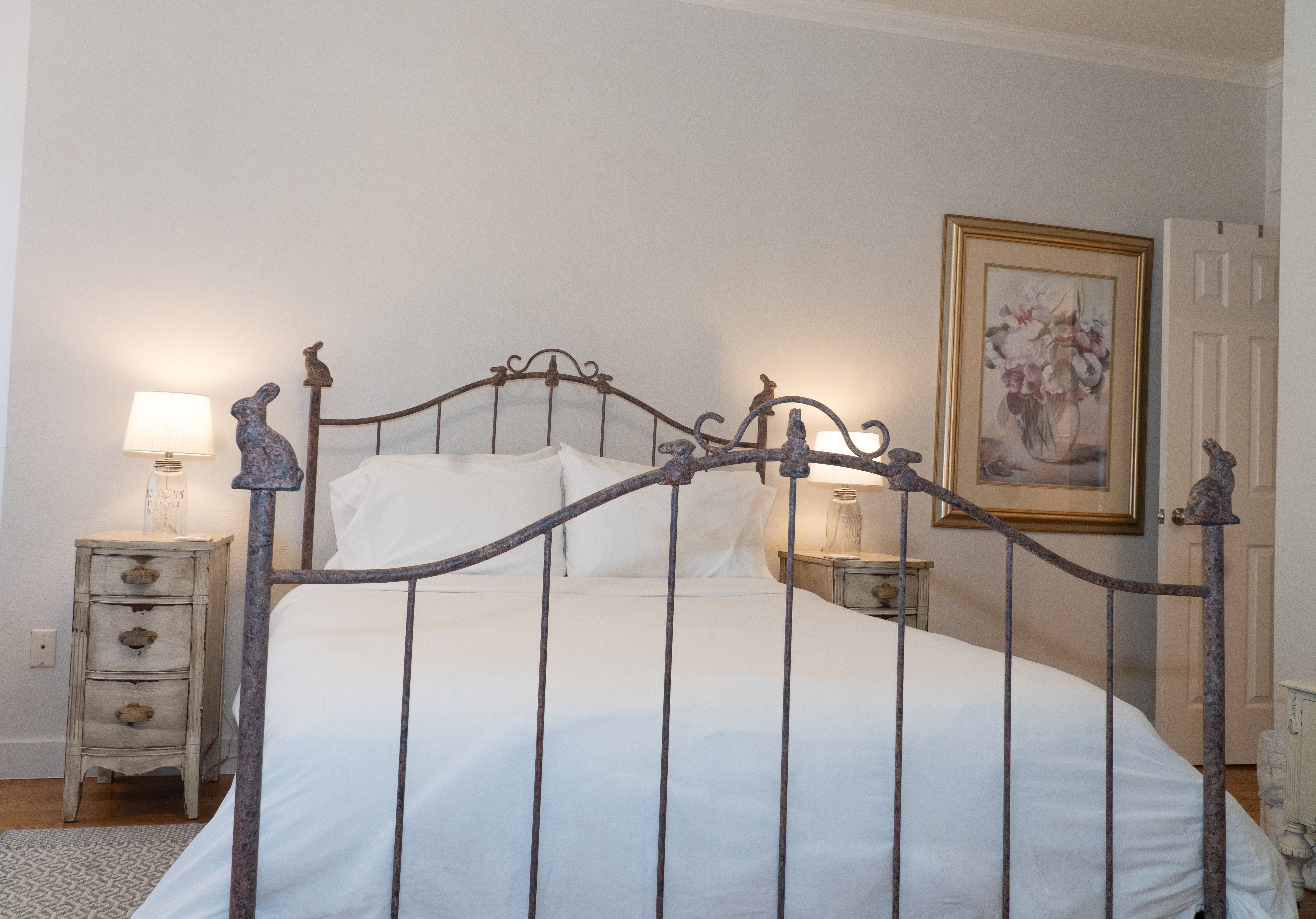 [background image] image of breakfast table setting (for a bed & breakfast)