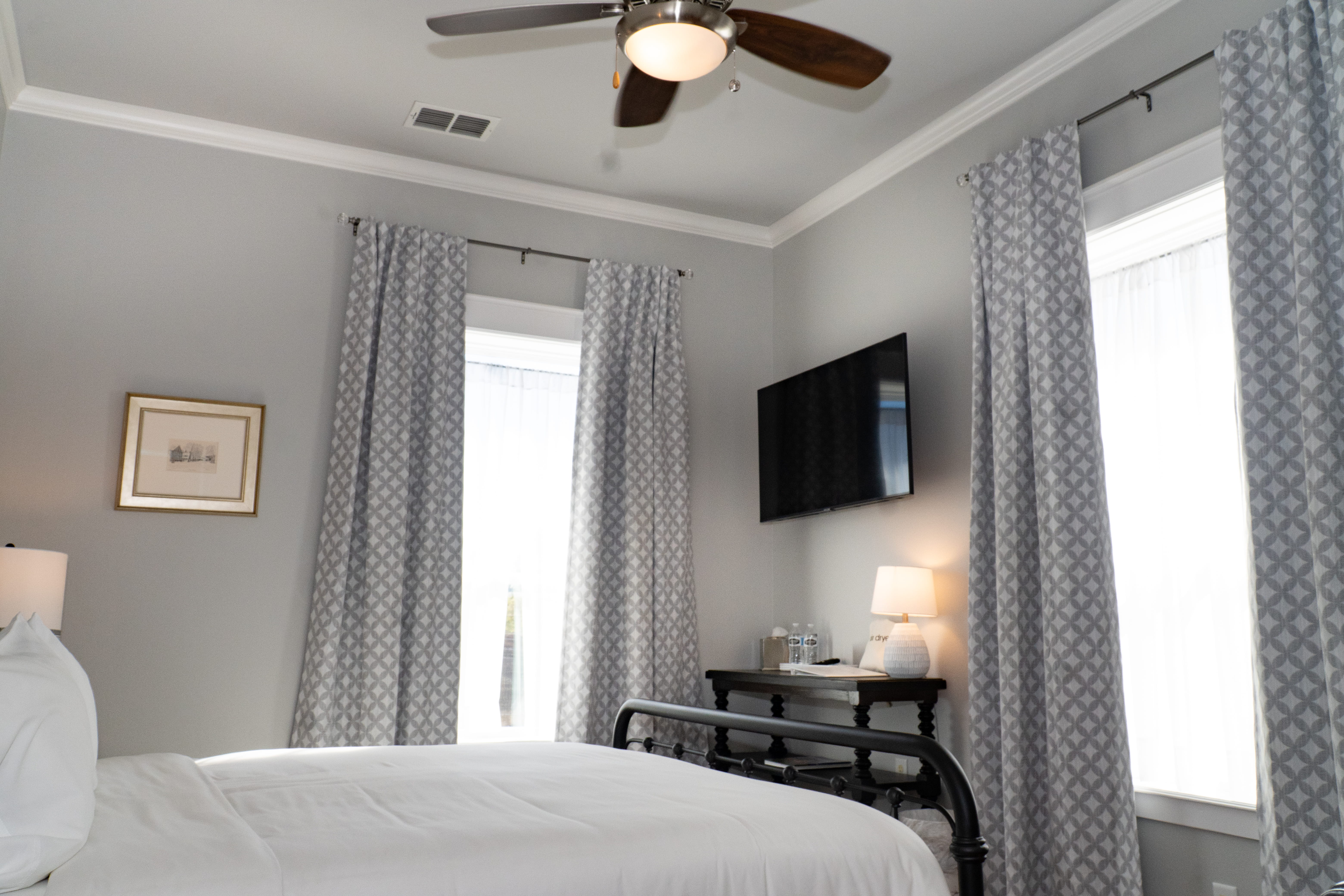 [background image] image of breakfast table setting (for a bed & breakfast)